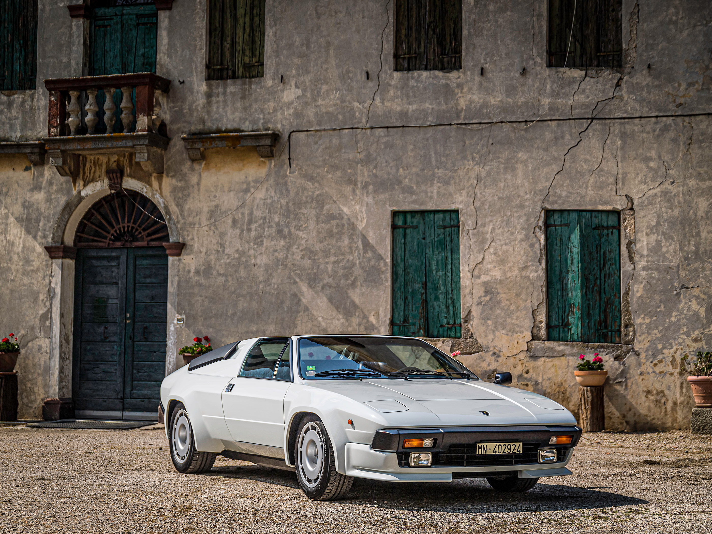  1981 Lamborghini Jalpa Wallpaper.