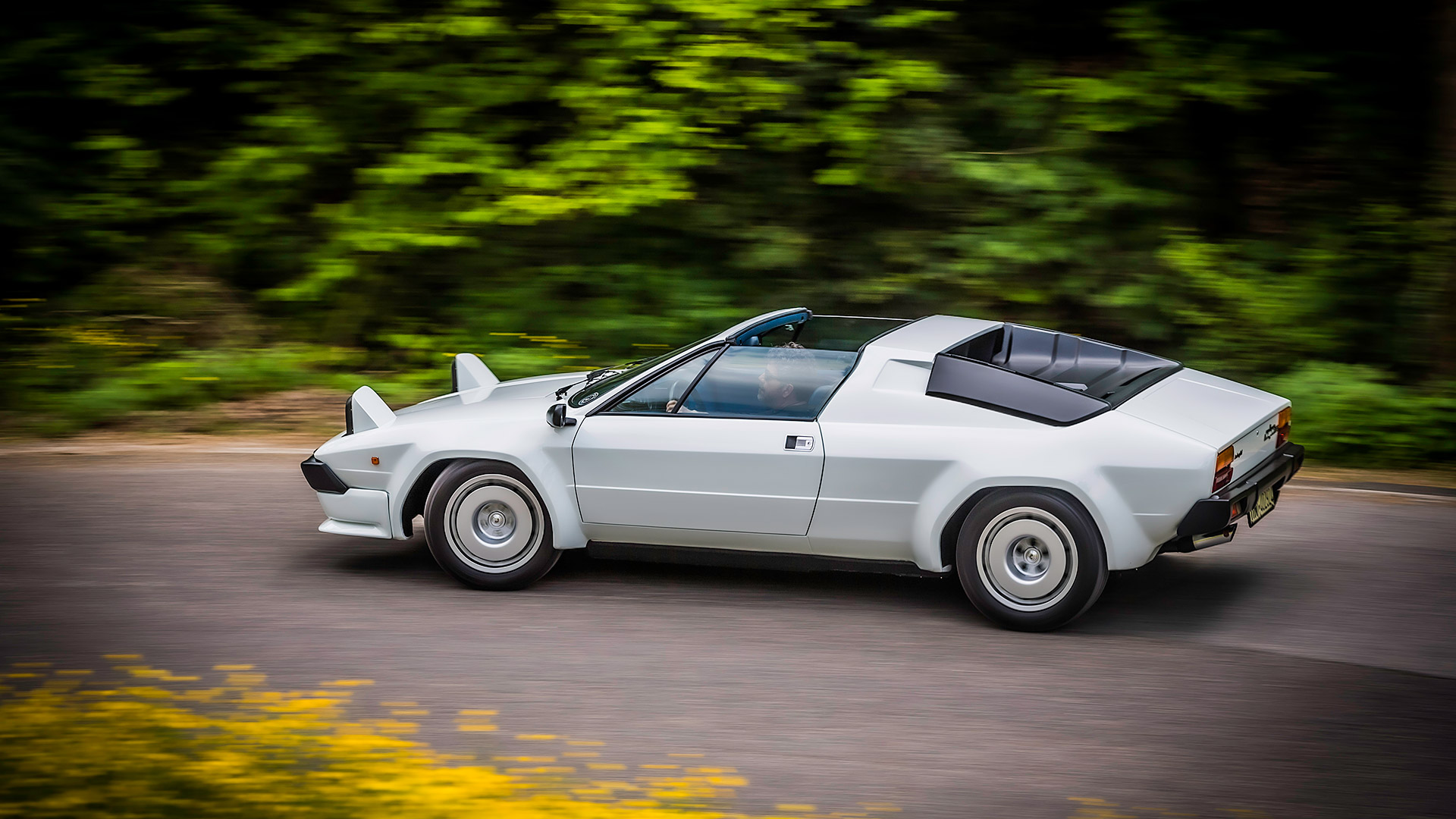  1981 Lamborghini Jalpa Wallpaper.