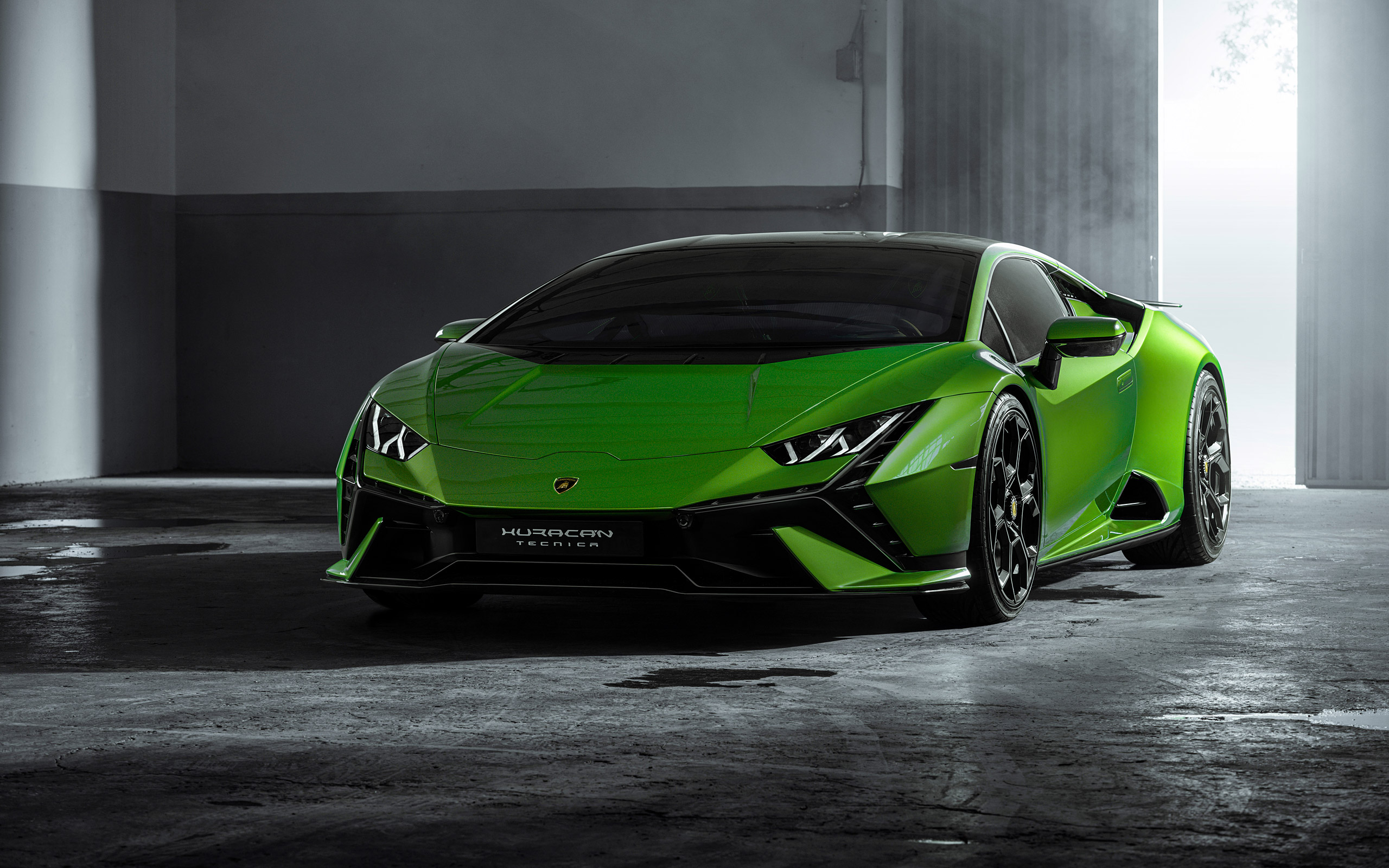  2023 Lamborghini Huracan Tecnica Wallpaper.