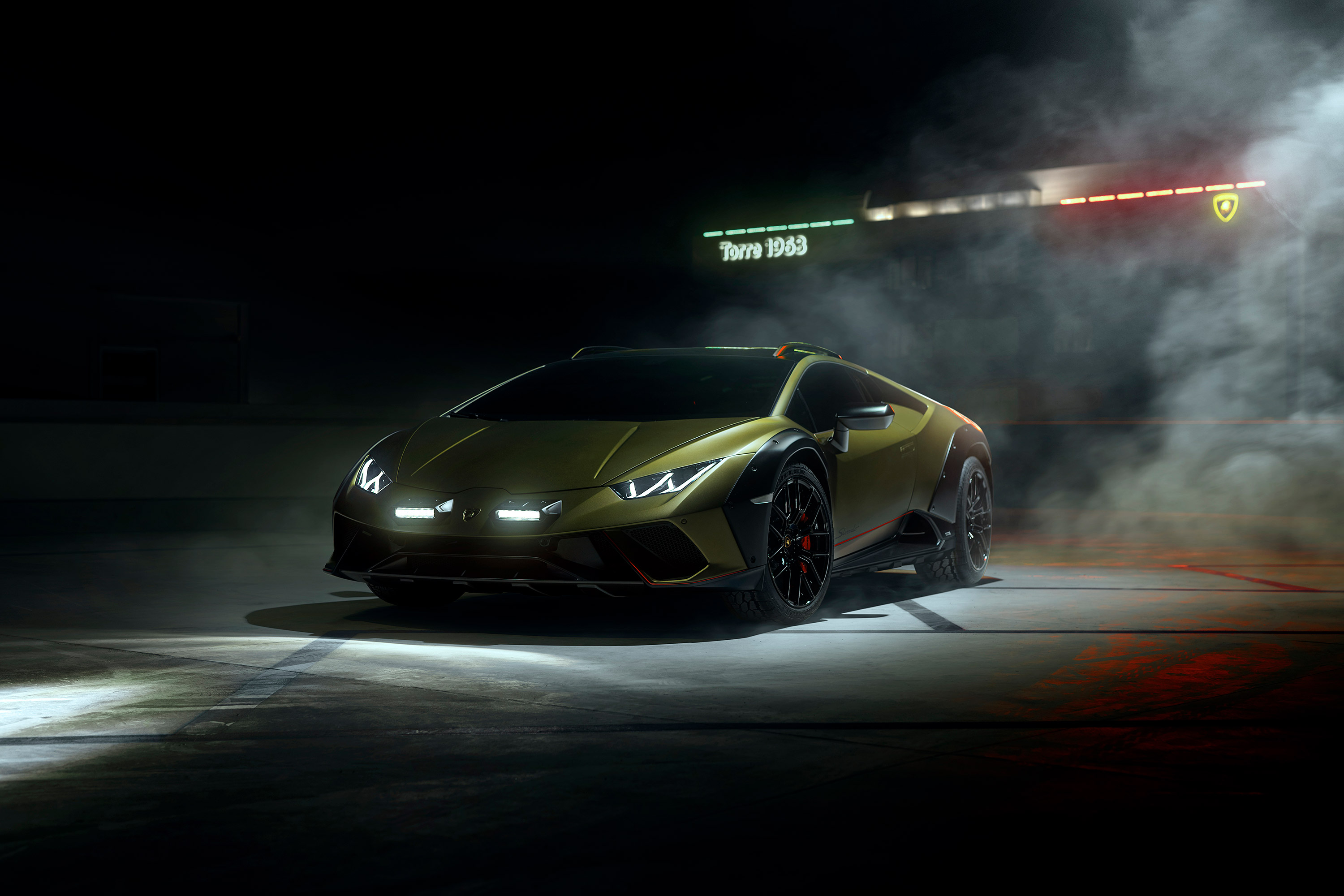  2024 Lamborghini Huracan Sterrato Wallpaper.