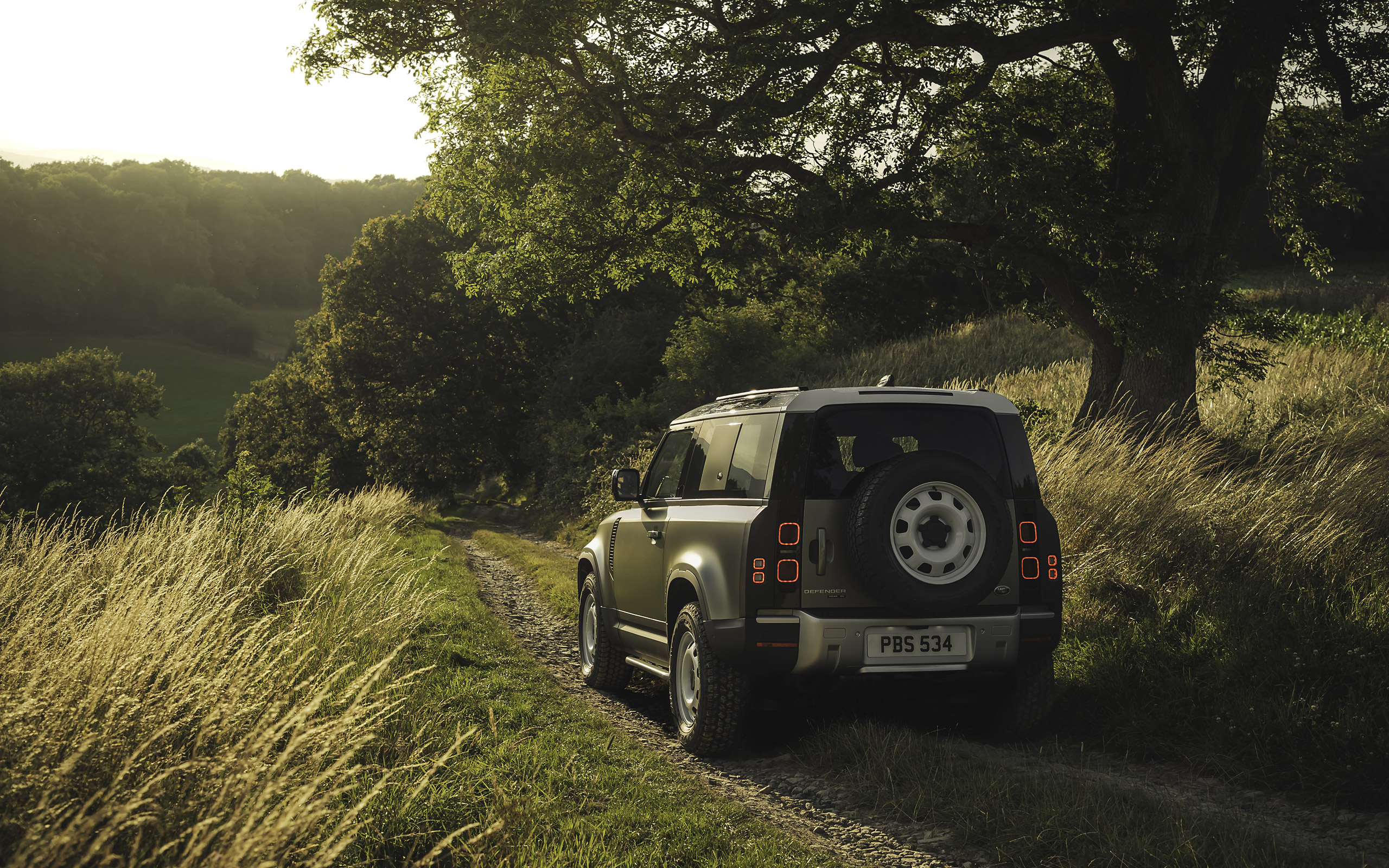  2020 Land Rover Defender Wallpaper.