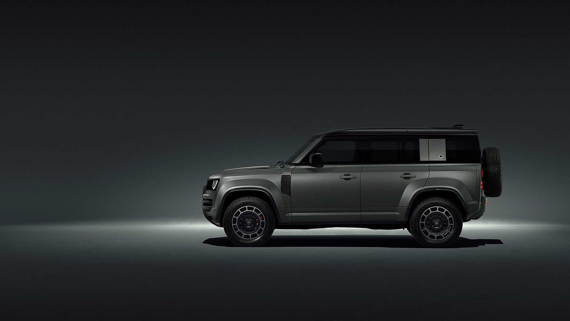  2025 Land Rover Defender Octa Wallpaper.