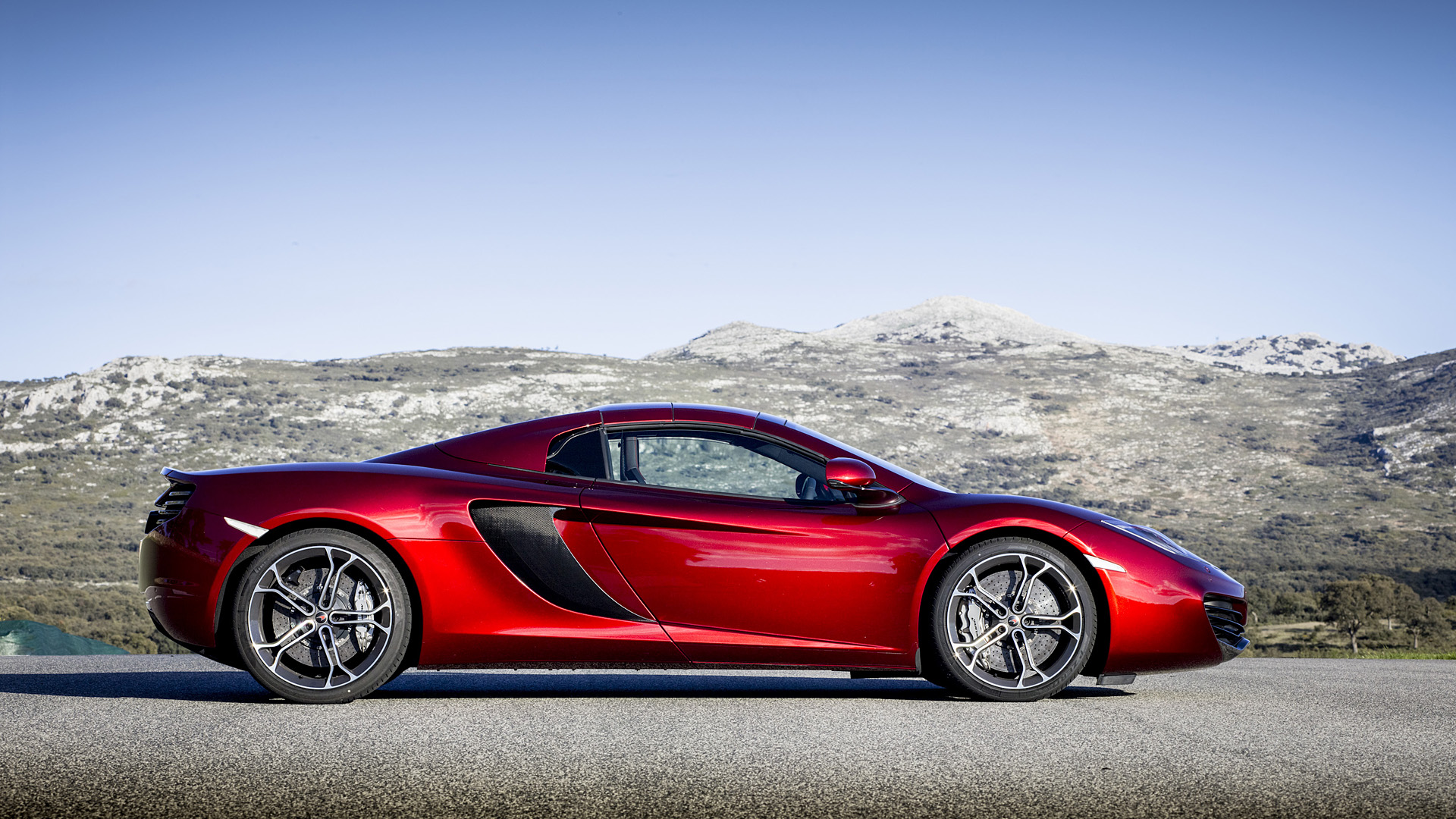  2013 McLaren MP4-12C Spider Wallpaper.