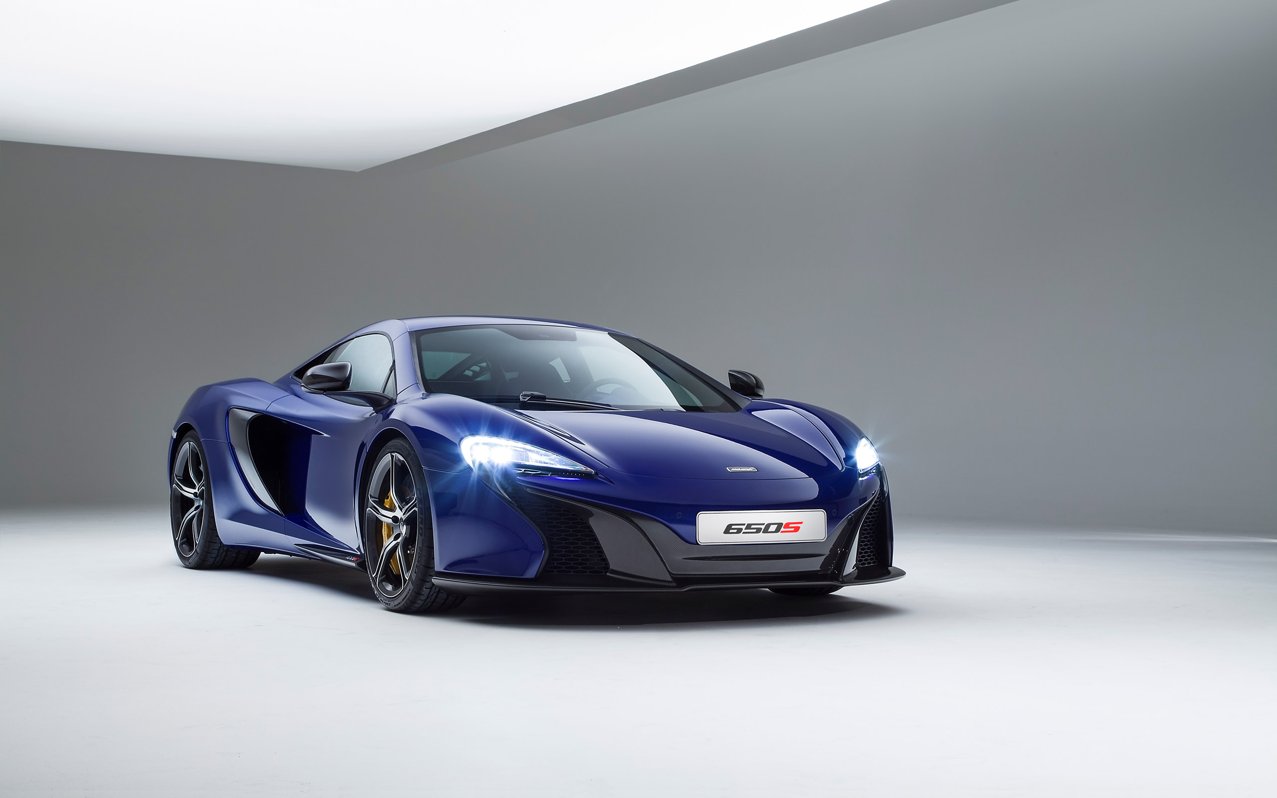  2015 McLaren 650S Wallpaper.