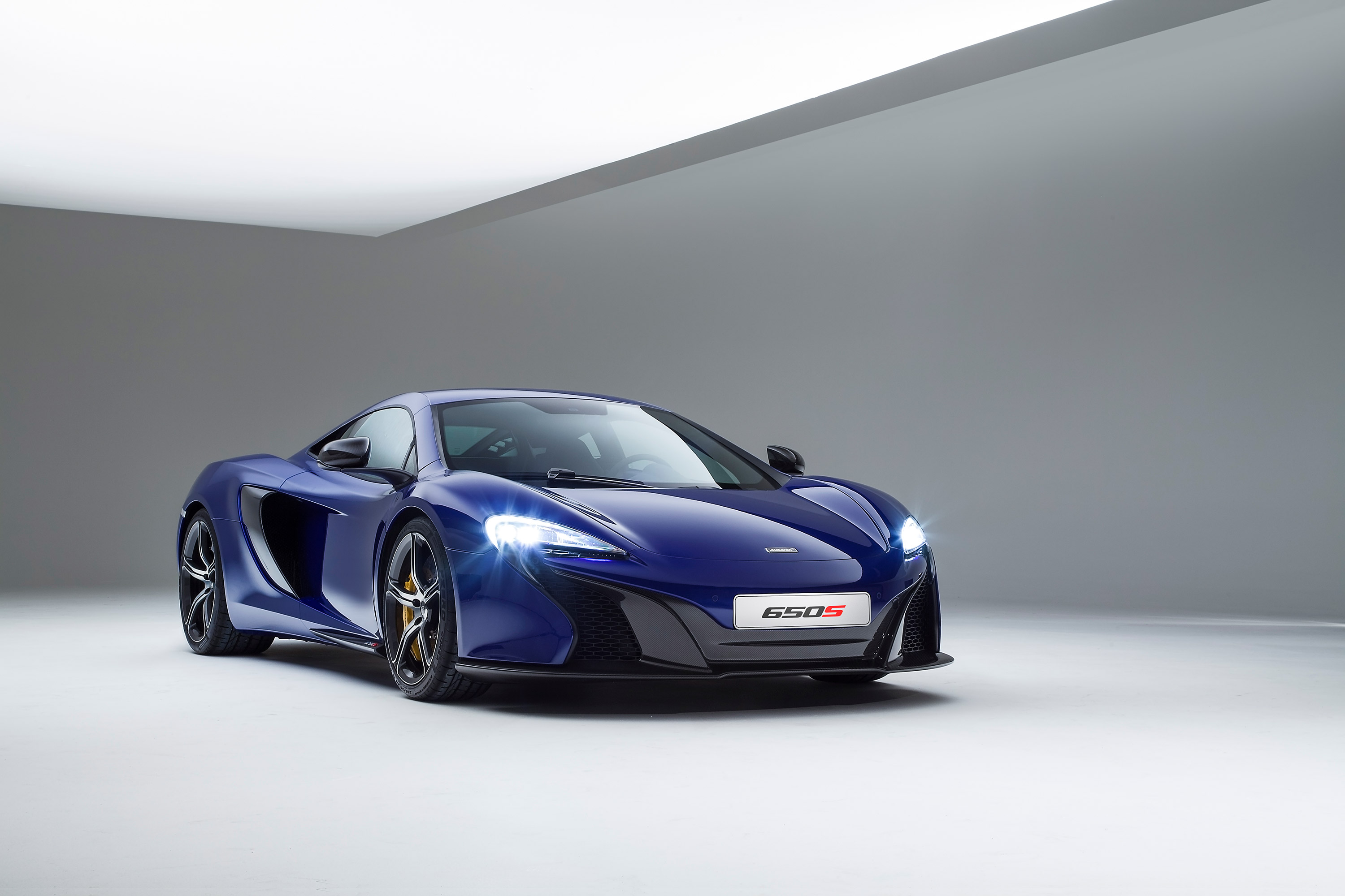  2015 McLaren 650S Wallpaper.