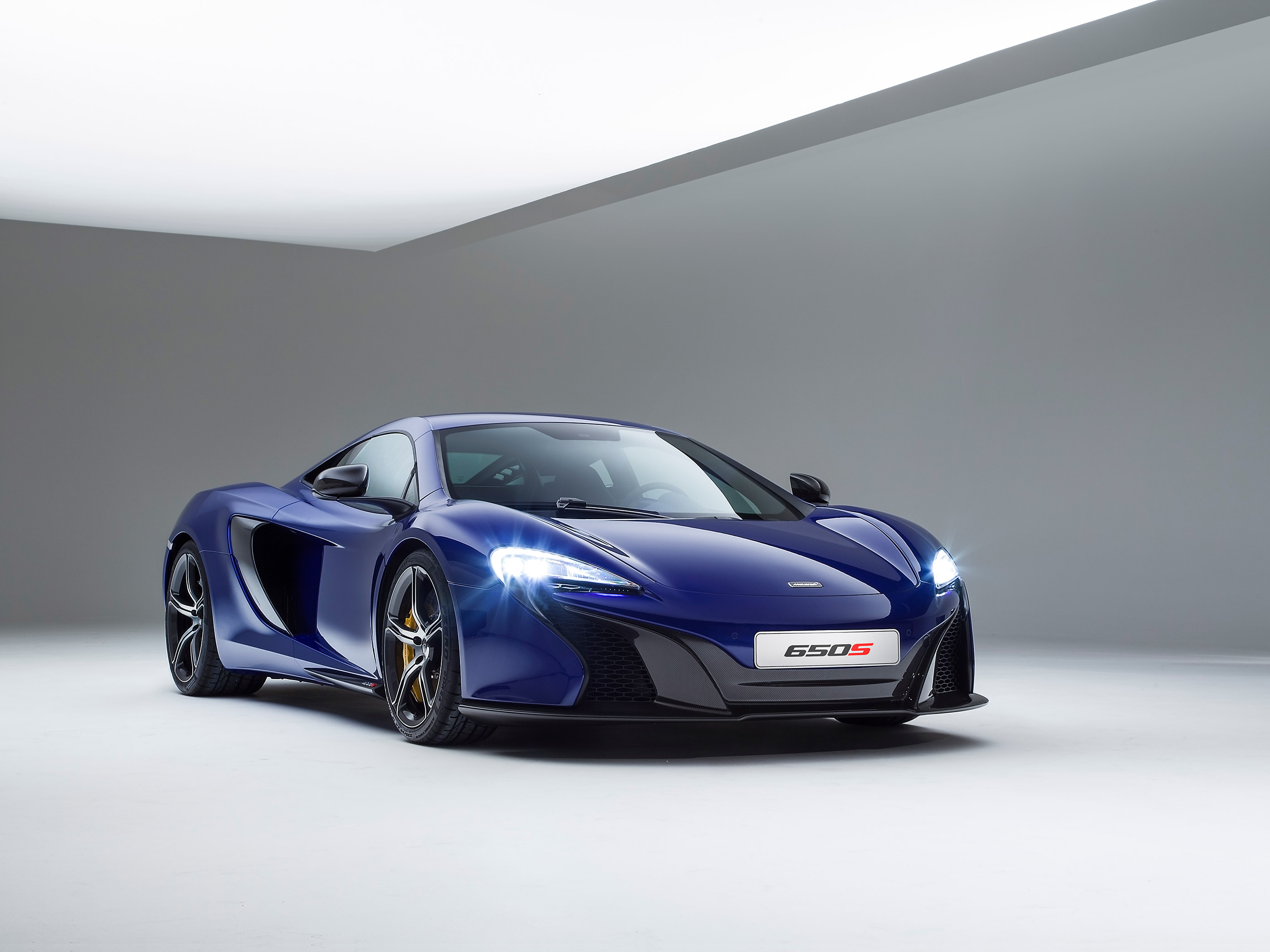  2015 McLaren 650S Wallpaper.