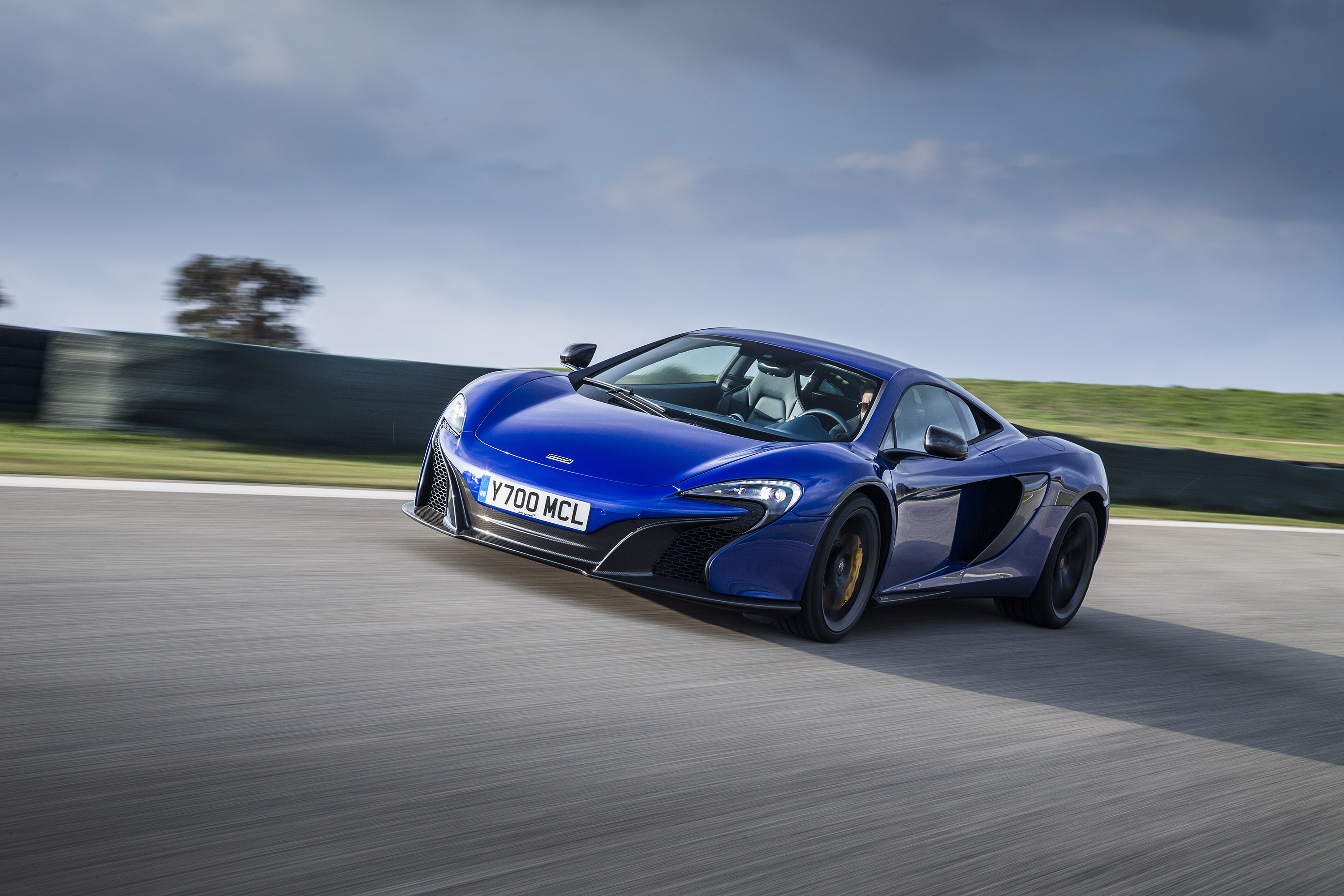  2015 McLaren 650S Wallpaper.