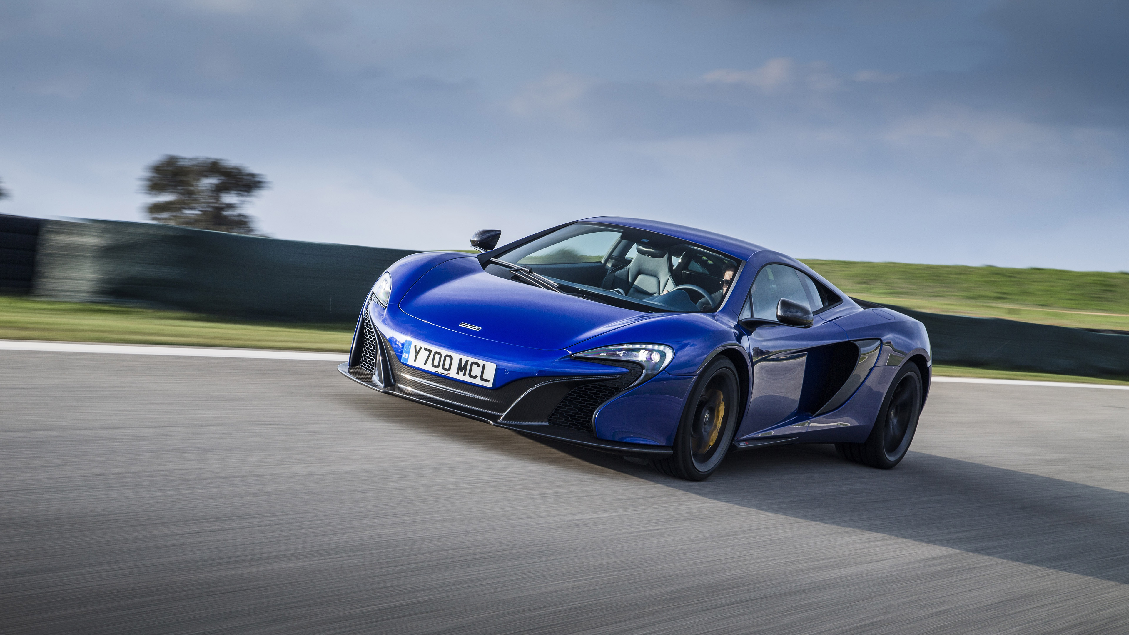  2015 McLaren 650S Wallpaper.