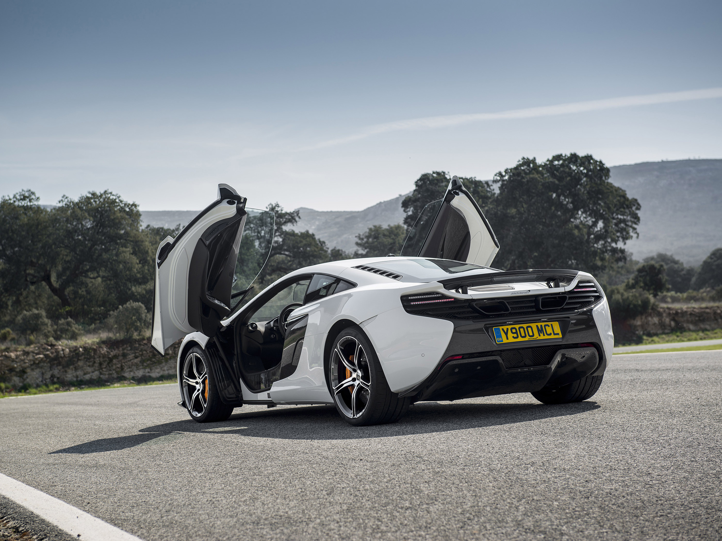  2015 McLaren 650S Wallpaper.