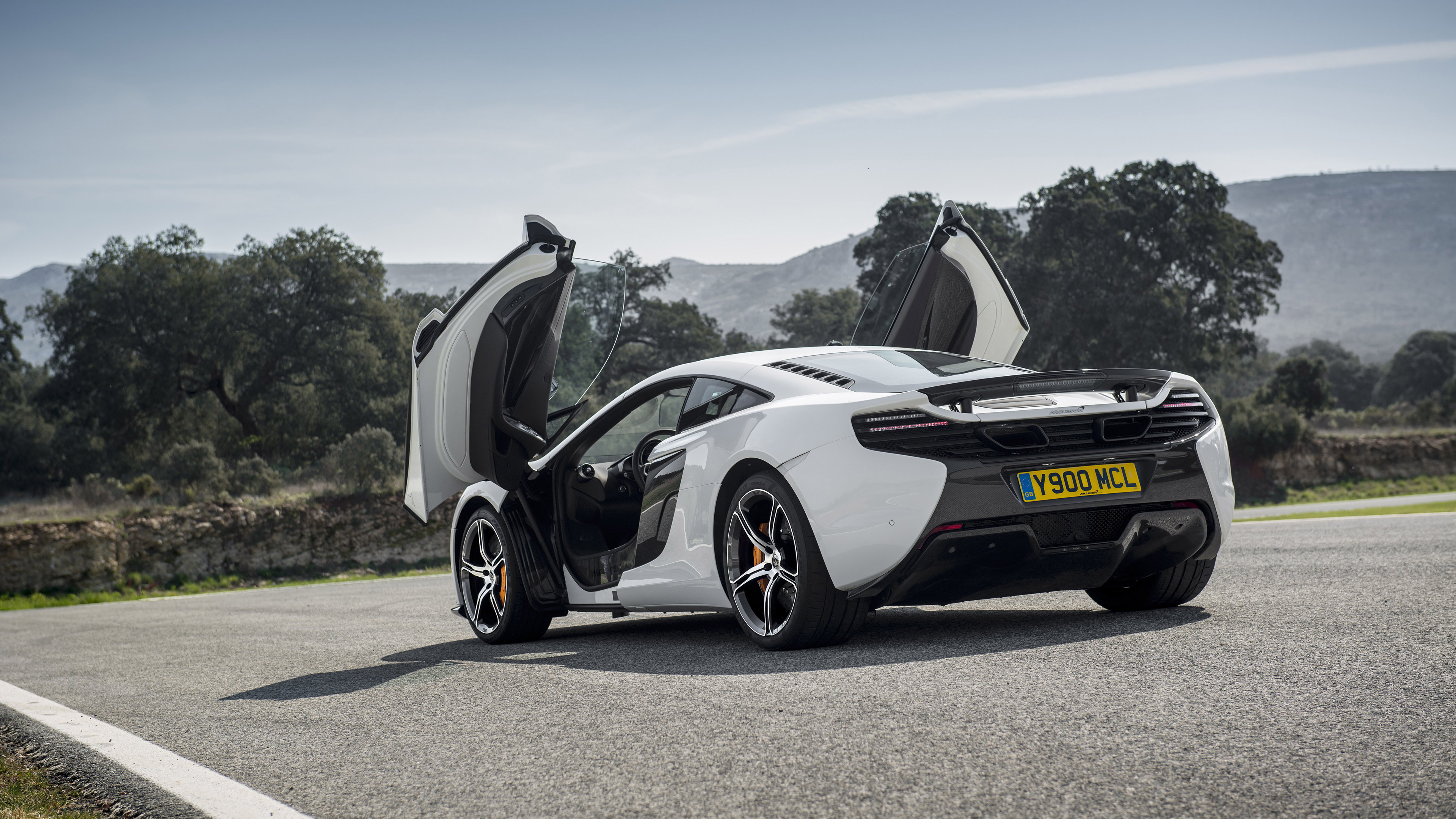  2015 McLaren 650S Wallpaper.