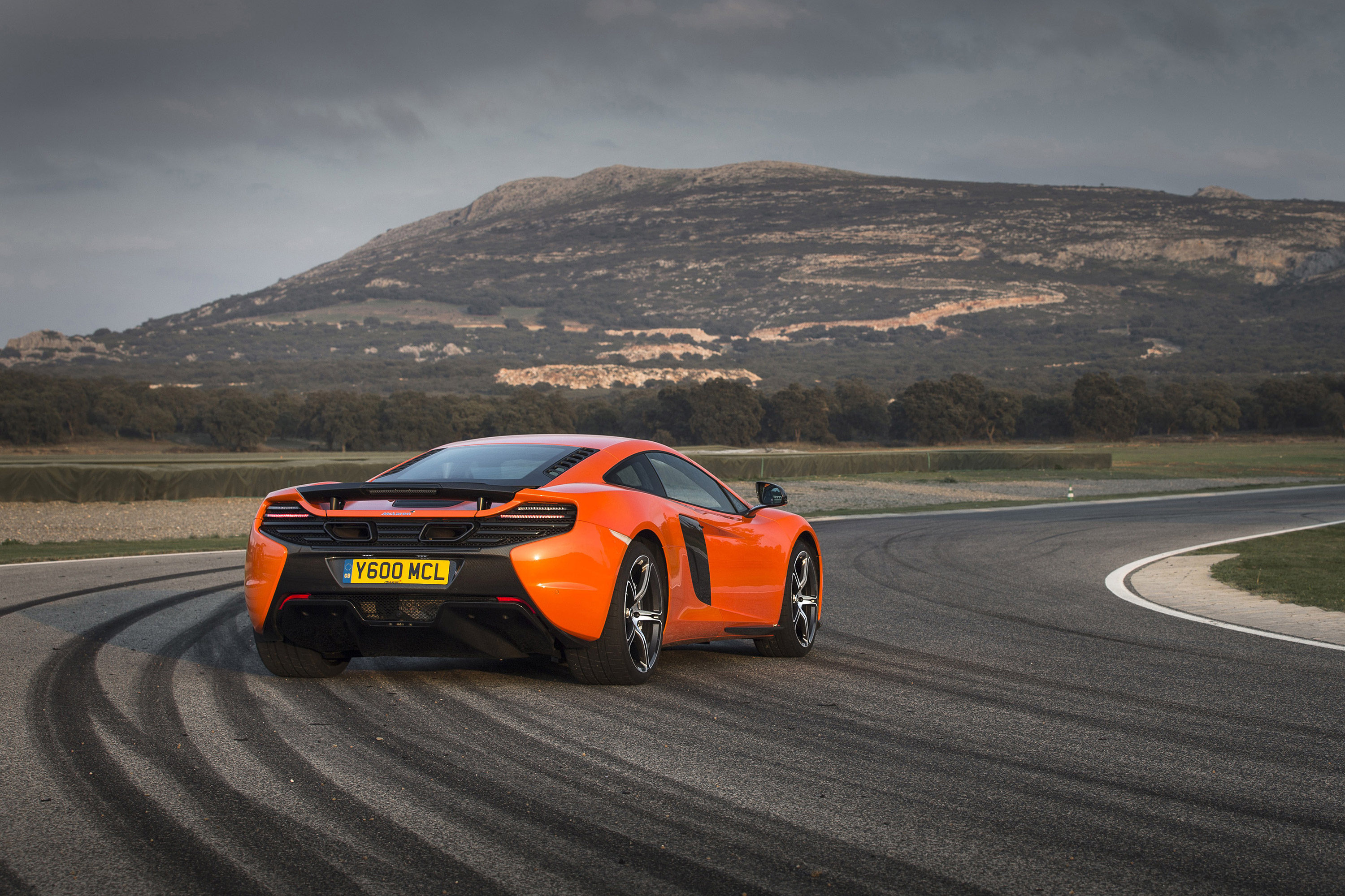  2015 McLaren 650S Wallpaper.