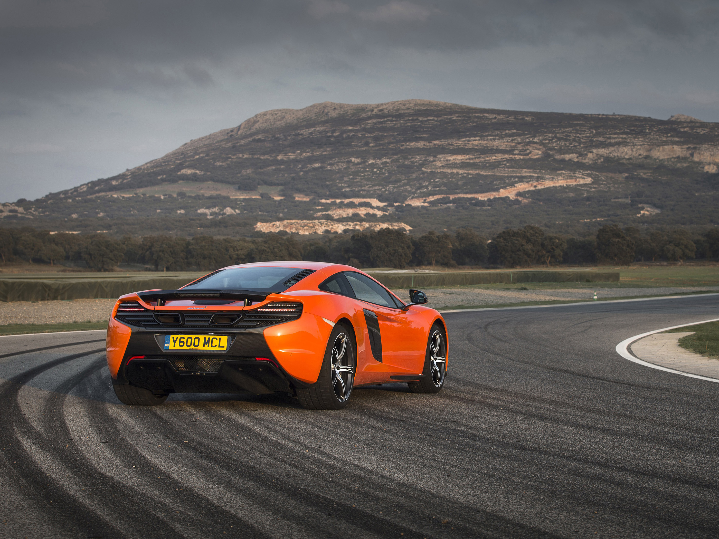  2015 McLaren 650S Wallpaper.