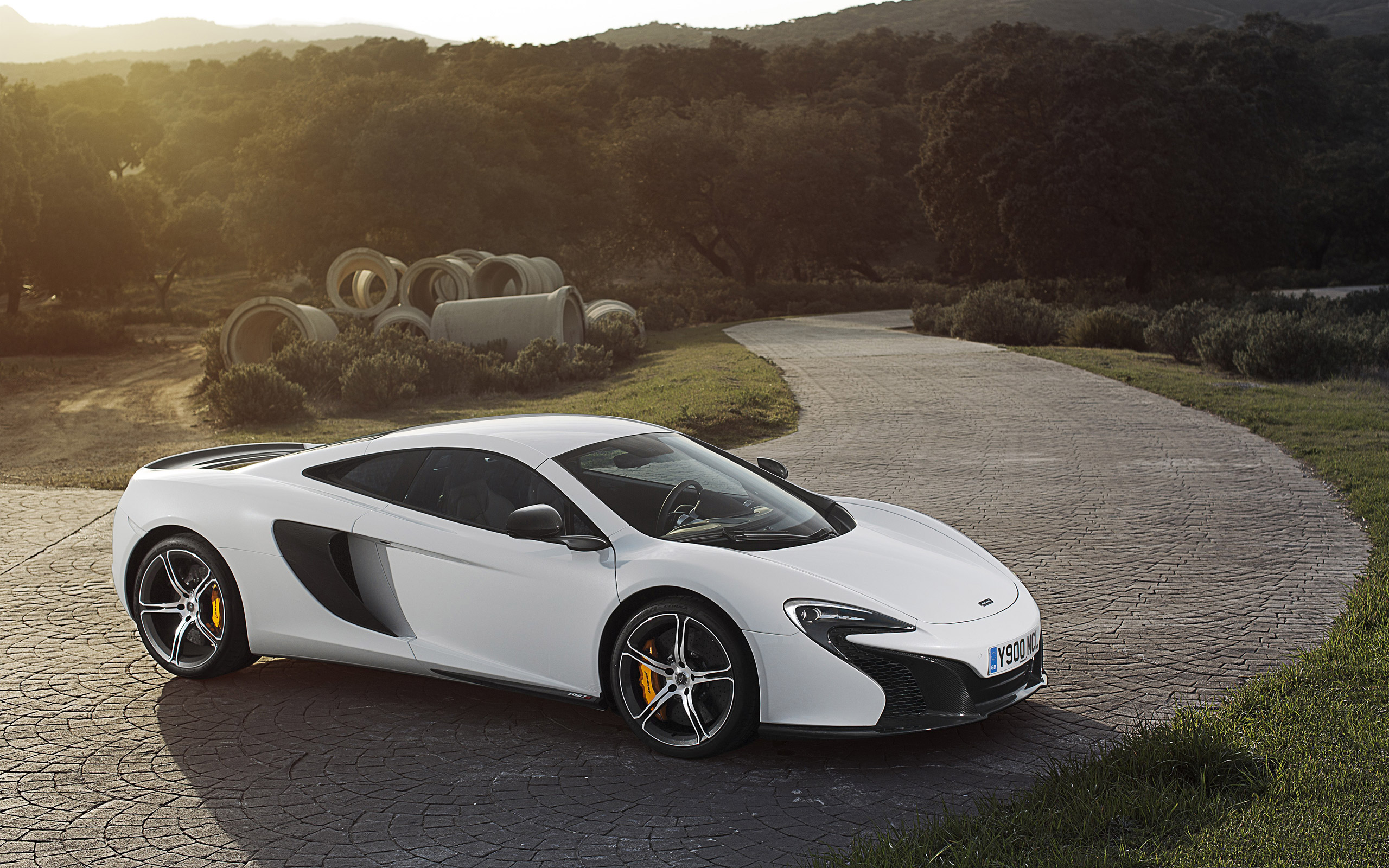  2015 McLaren 650S Wallpaper.