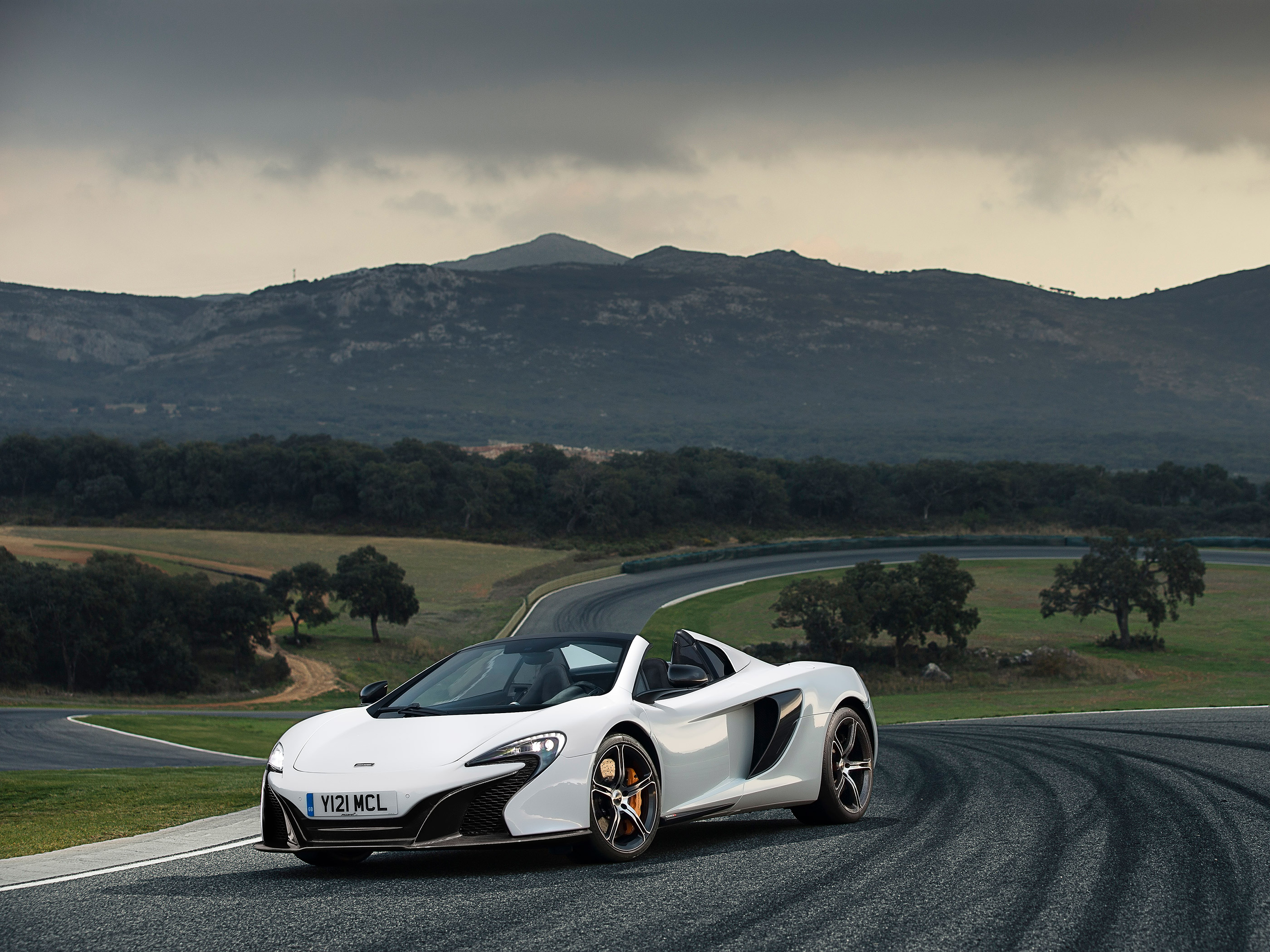  2015 McLaren 650S Spider Wallpaper.