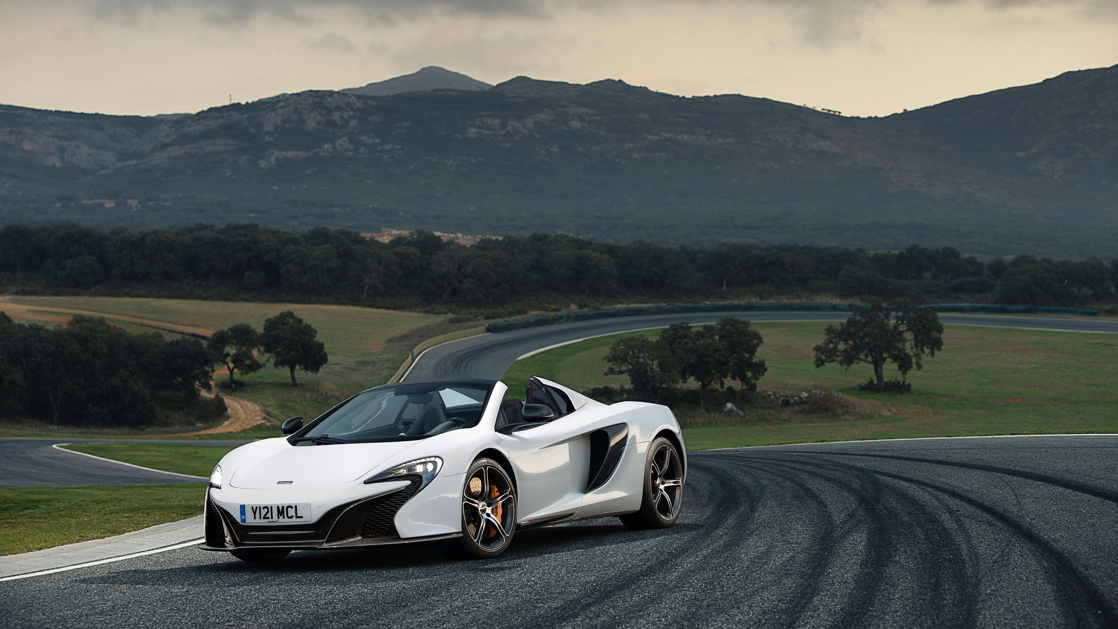  2015 McLaren 650S Spider Wallpaper.