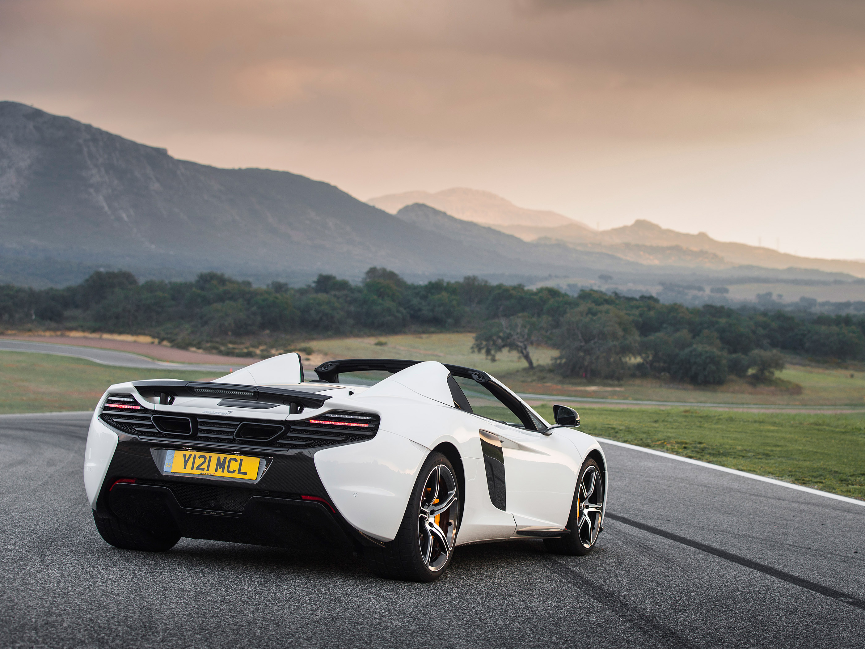  2015 McLaren 650S Spider Wallpaper.