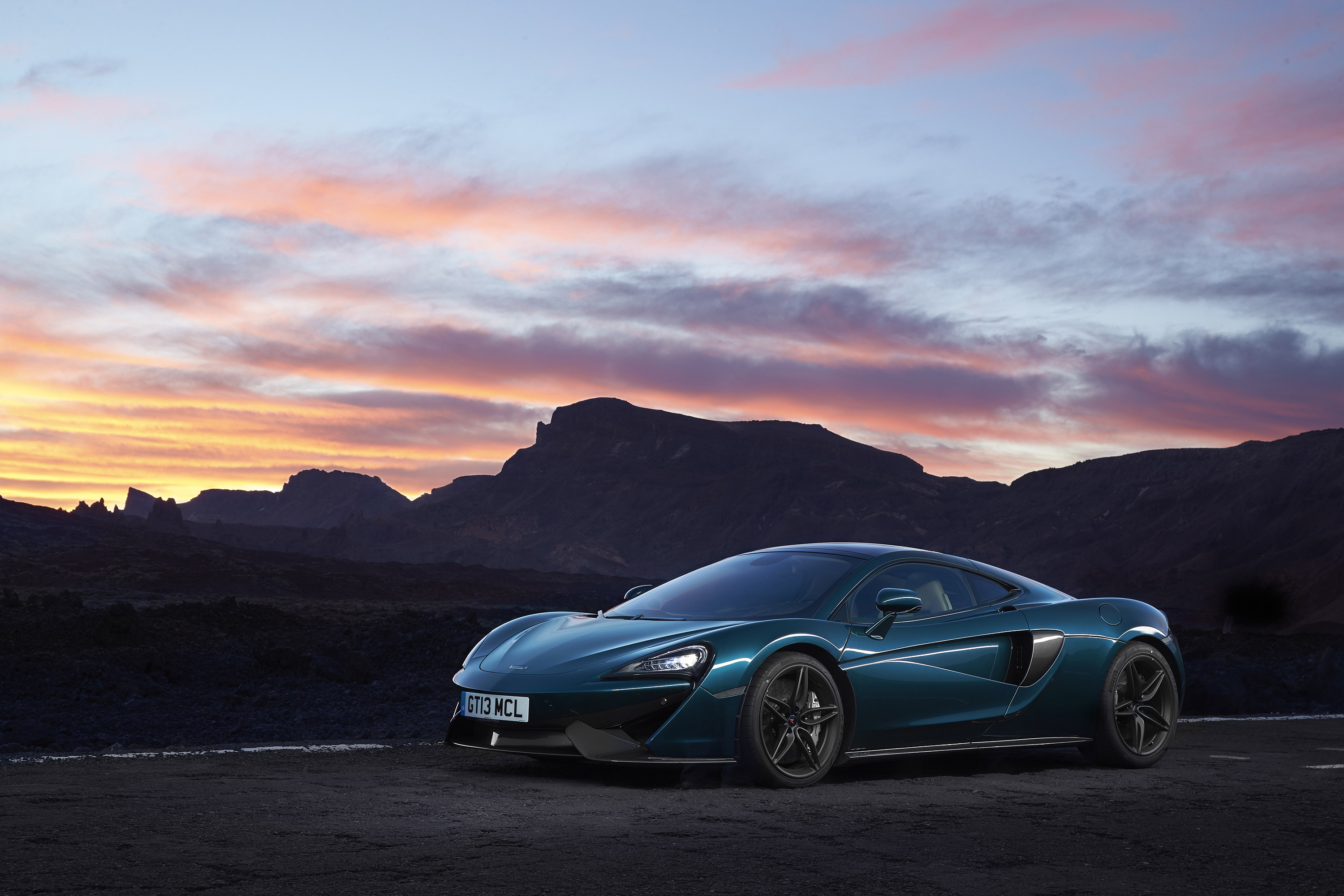  2017 McLaren 570GT Wallpaper.