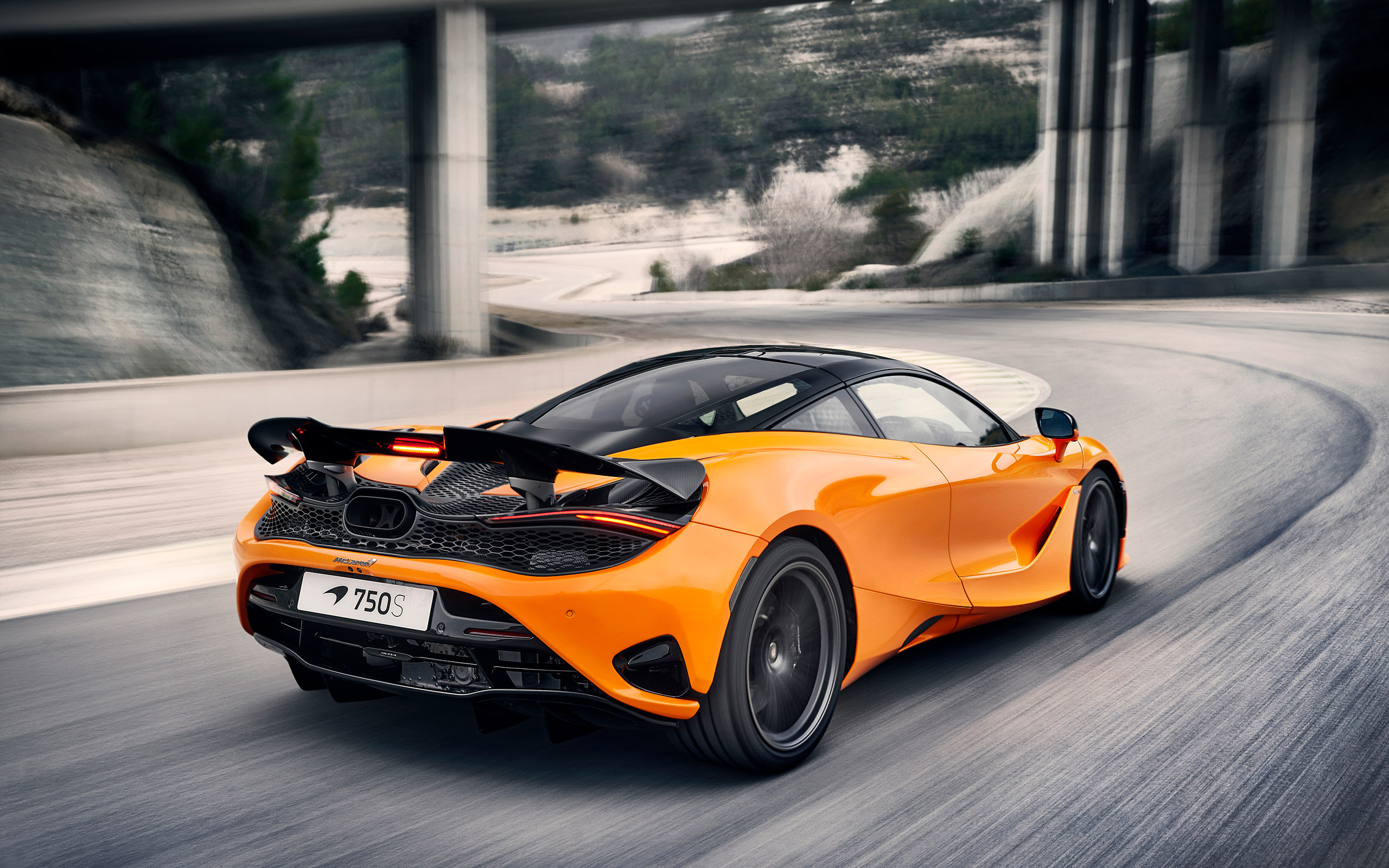  2024 McLaren 750S Wallpaper.