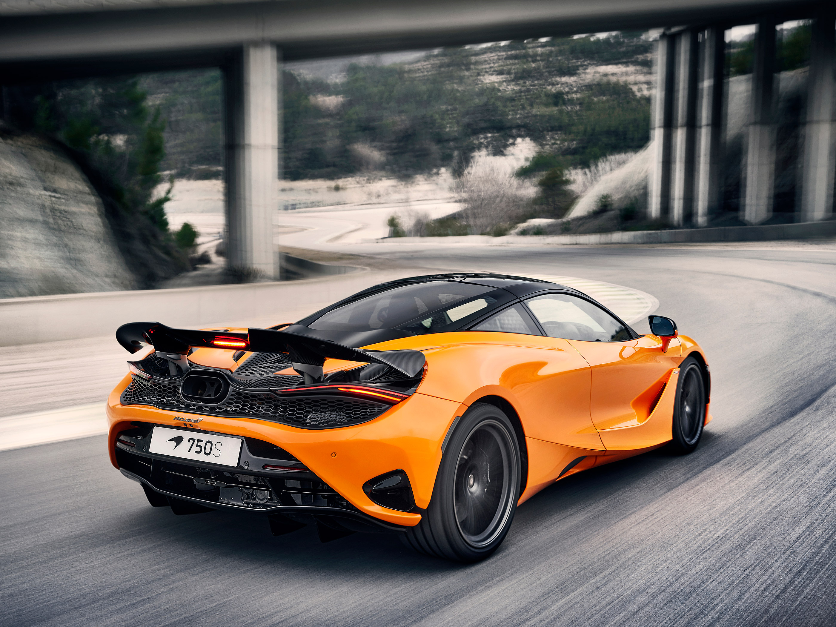  2024 McLaren 750S Wallpaper.