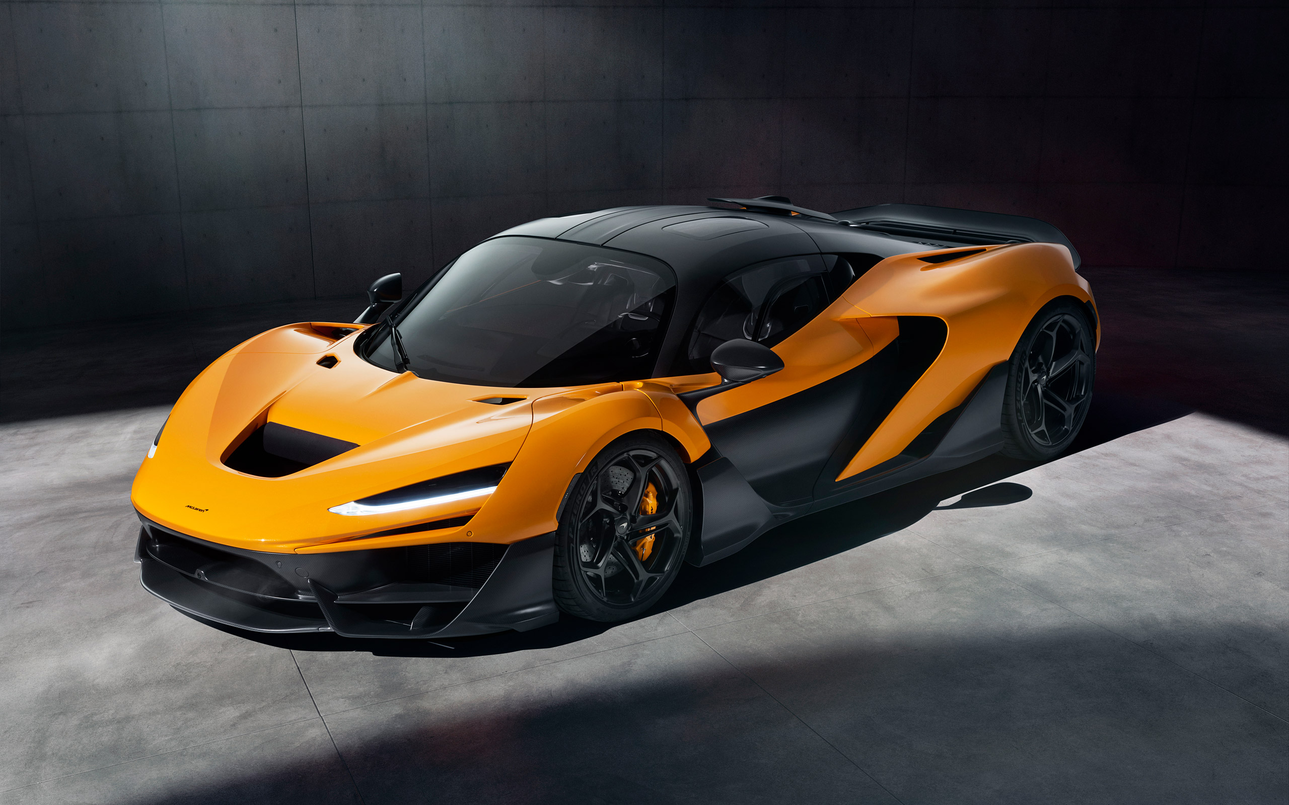  2025 McLaren W1 Wallpaper.