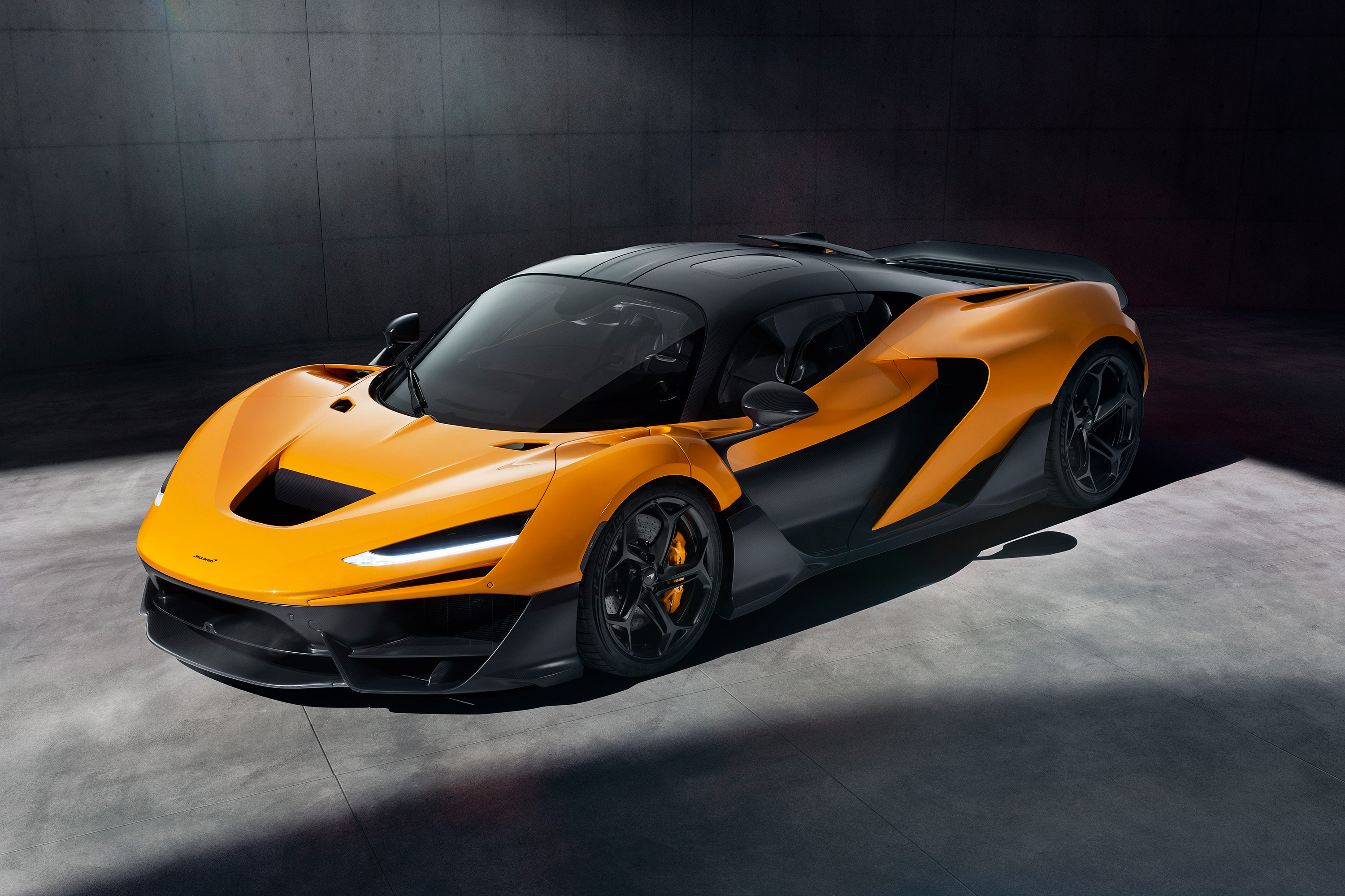  2025 McLaren W1 Wallpaper.