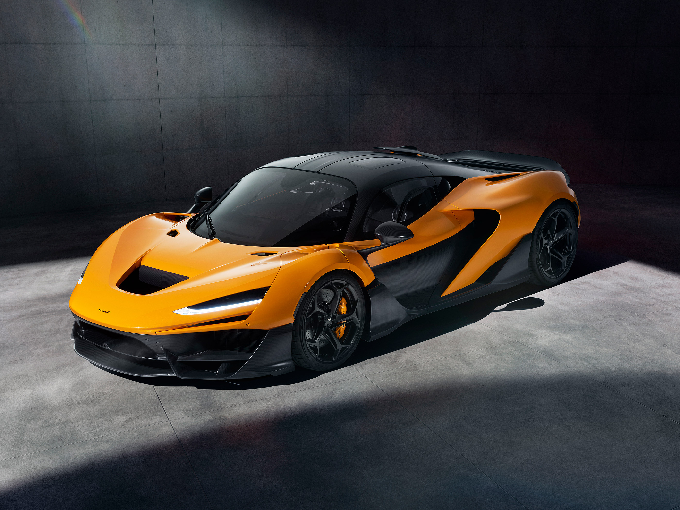  2025 McLaren W1 Wallpaper.