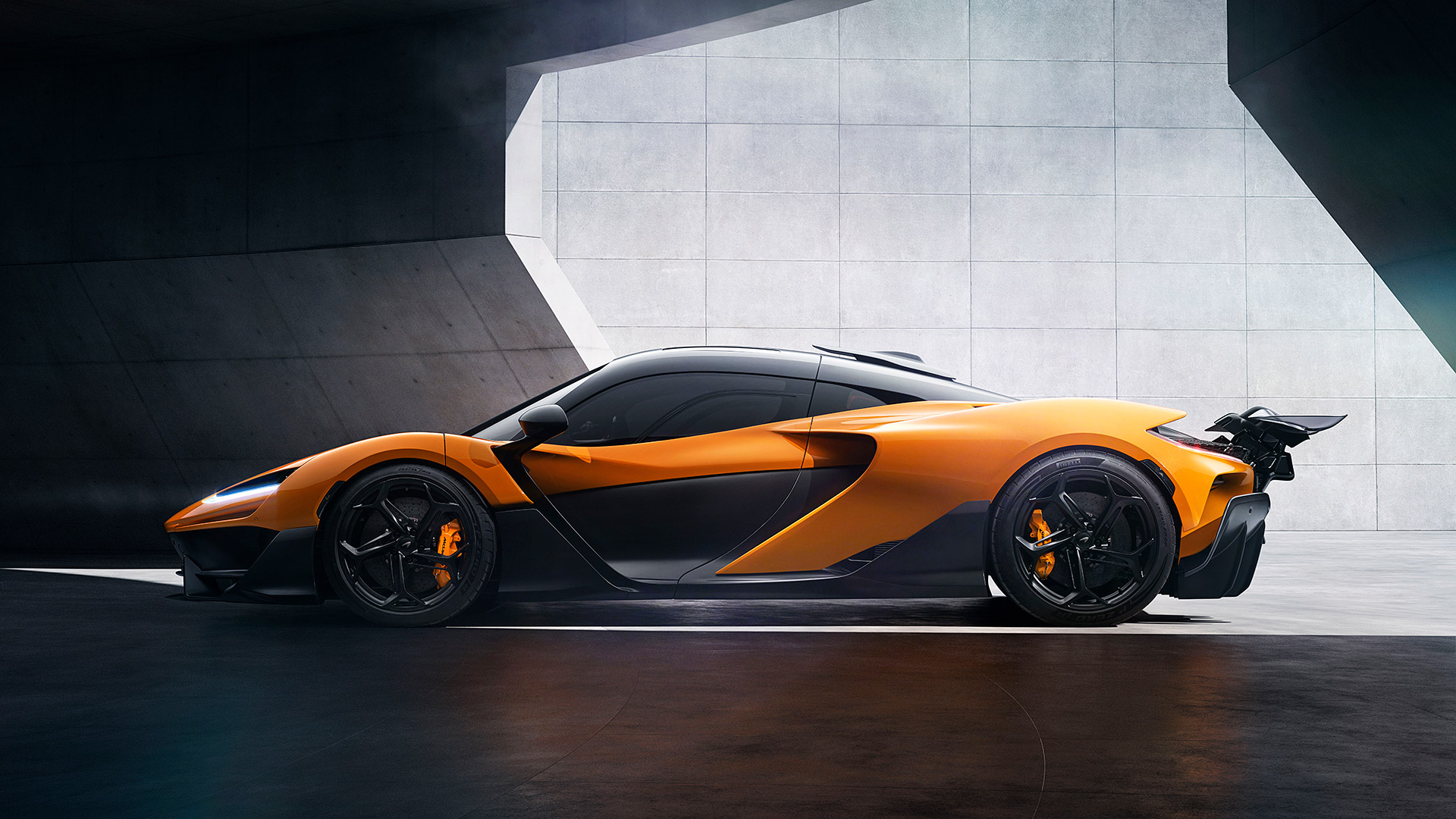  2025 McLaren W1 Wallpaper.