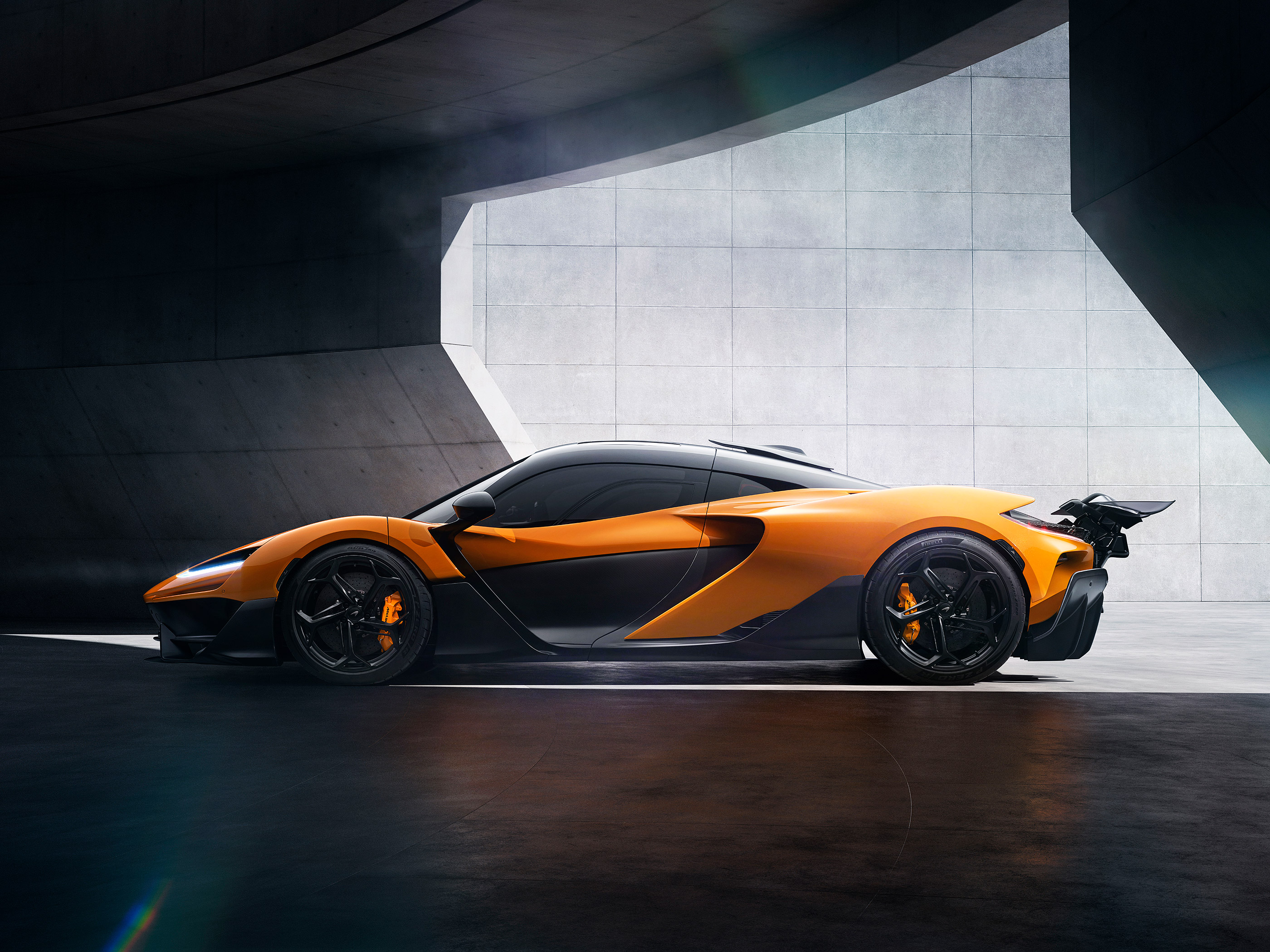  2025 McLaren W1 Wallpaper.