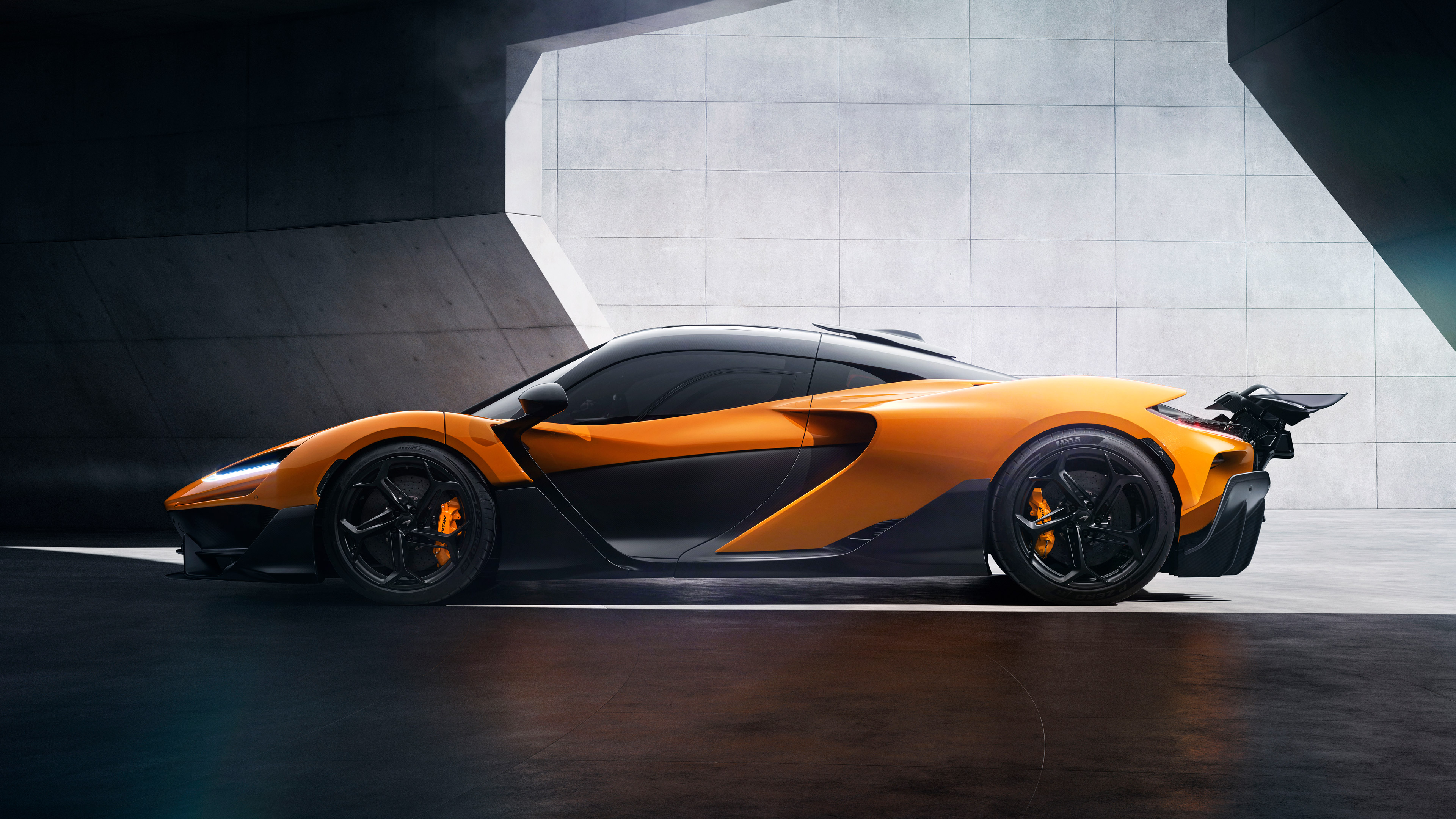  2025 McLaren W1 Wallpaper.