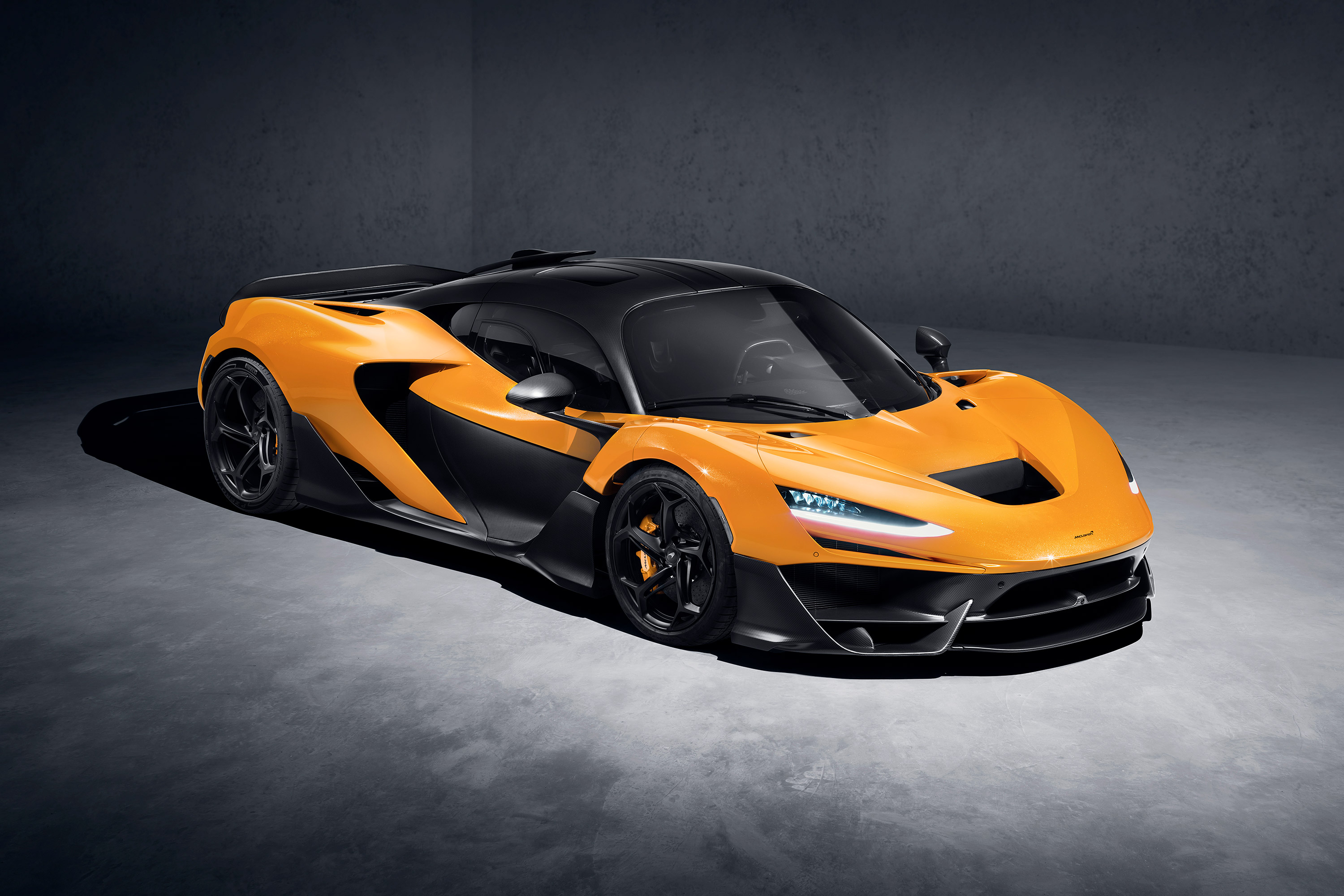  2025 McLaren W1 Wallpaper.