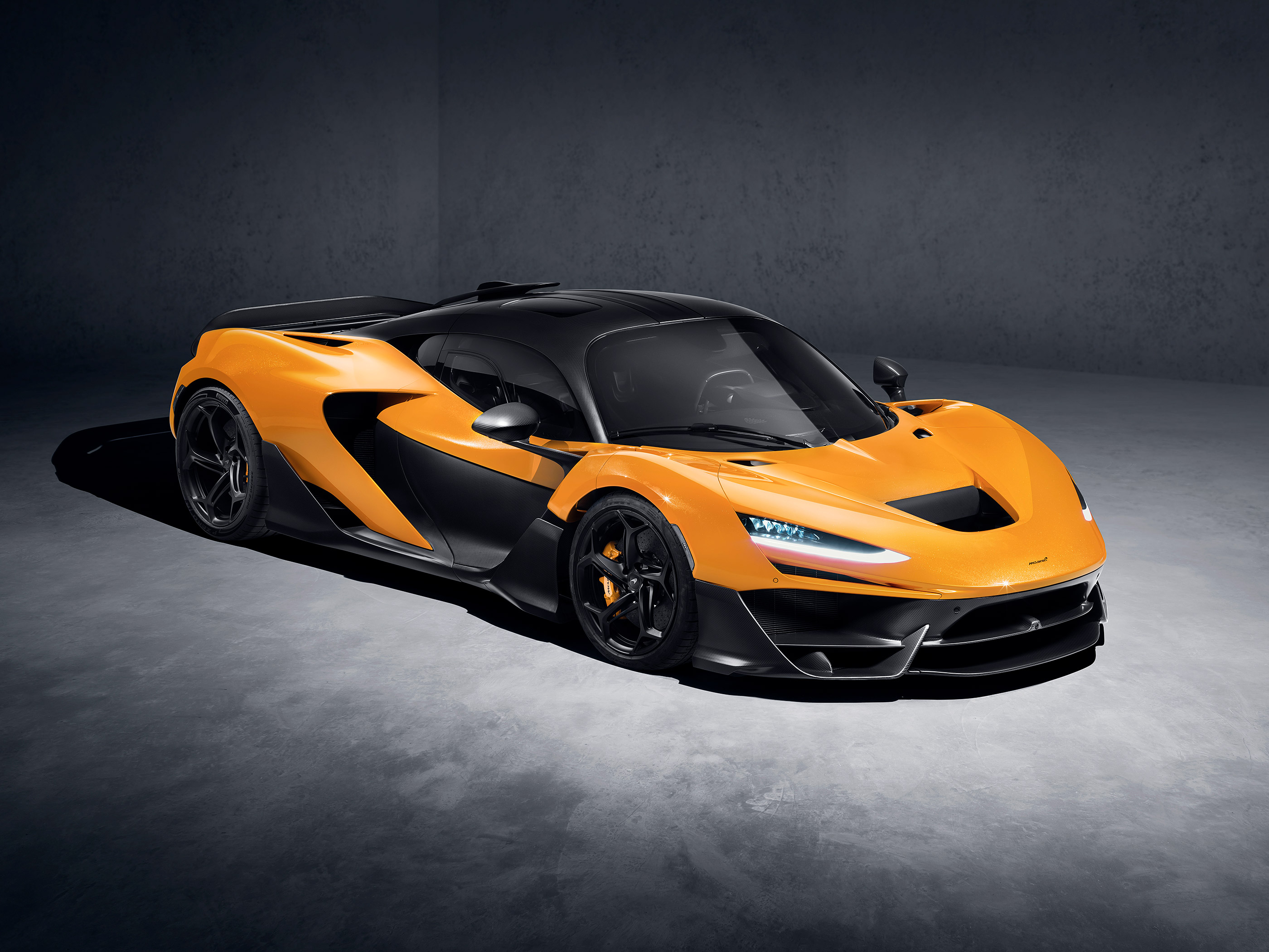  2025 McLaren W1 Wallpaper.