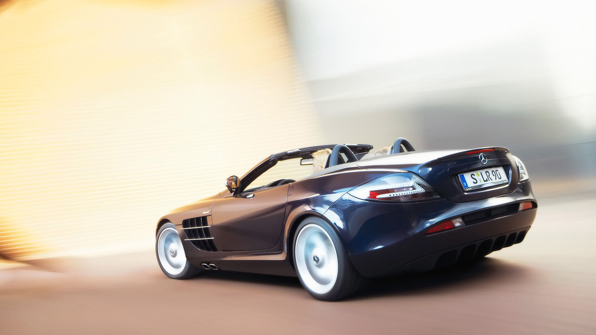  2008 Mercedes-Benz McLaren SLR Roadster Wallpaper.