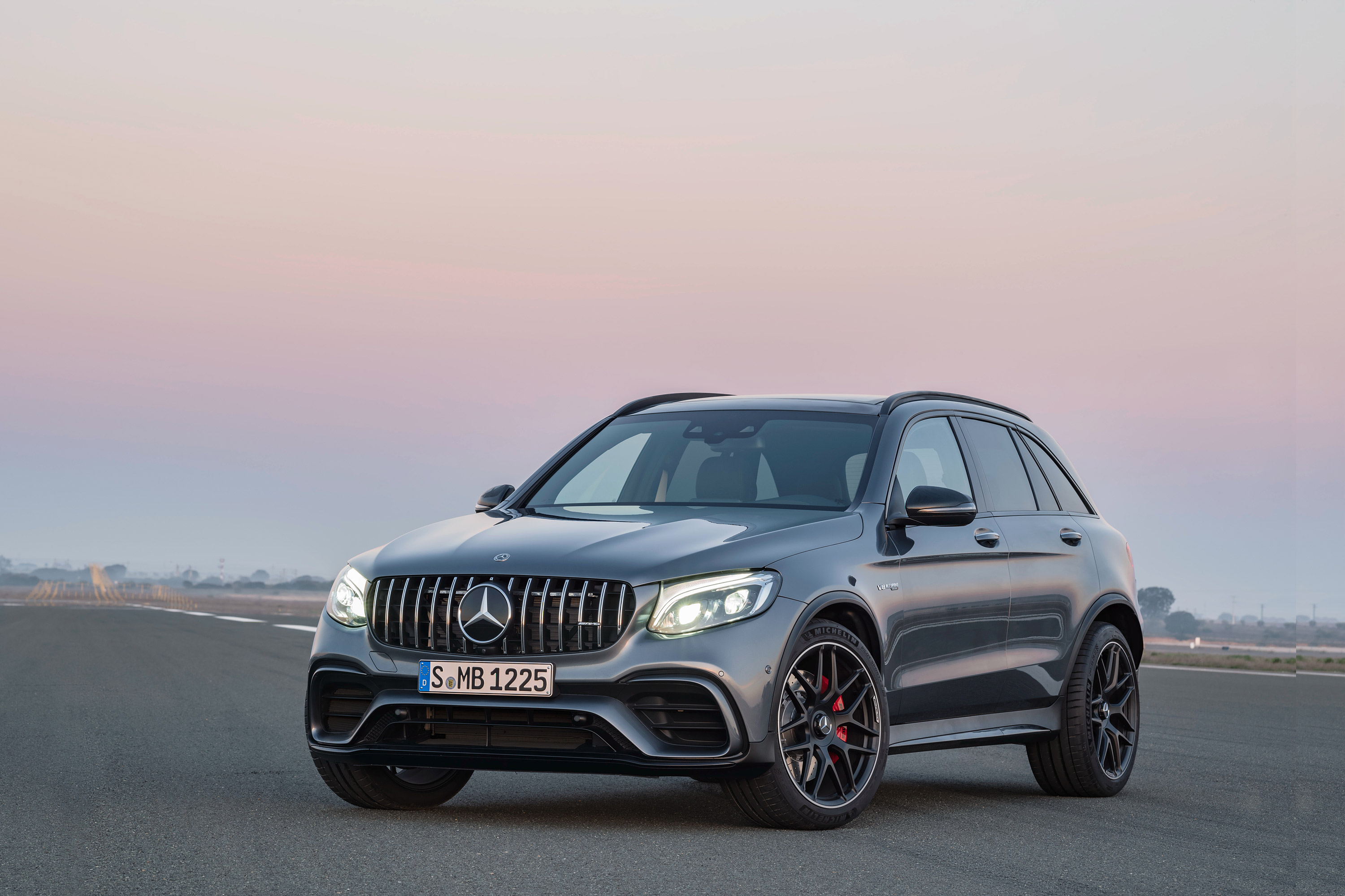  2018 Mercedes-Benz GLC63 S AMG Wallpaper.