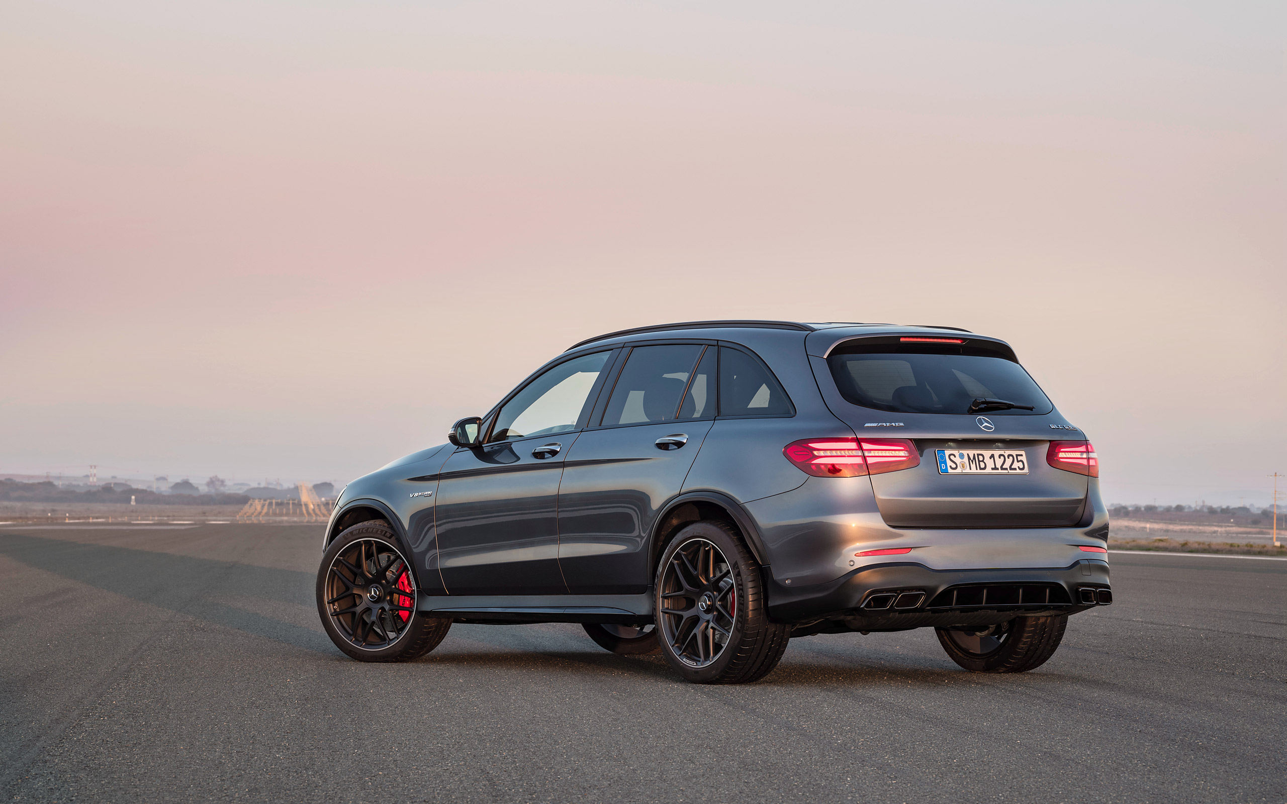  2018 Mercedes-Benz GLC63 S AMG Wallpaper.