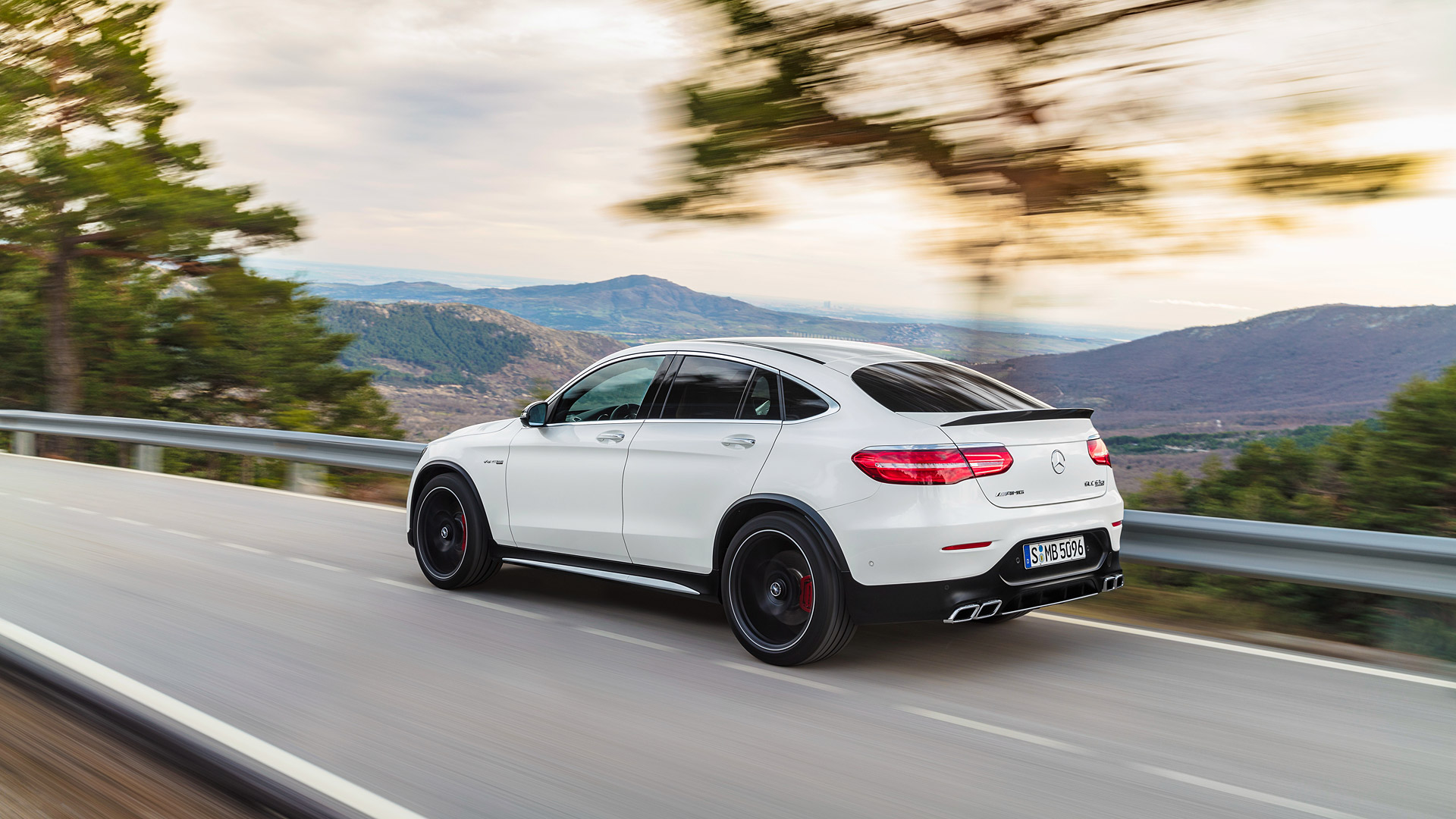  2018 Mercedes-Benz GLC63 S AMG Wallpaper.