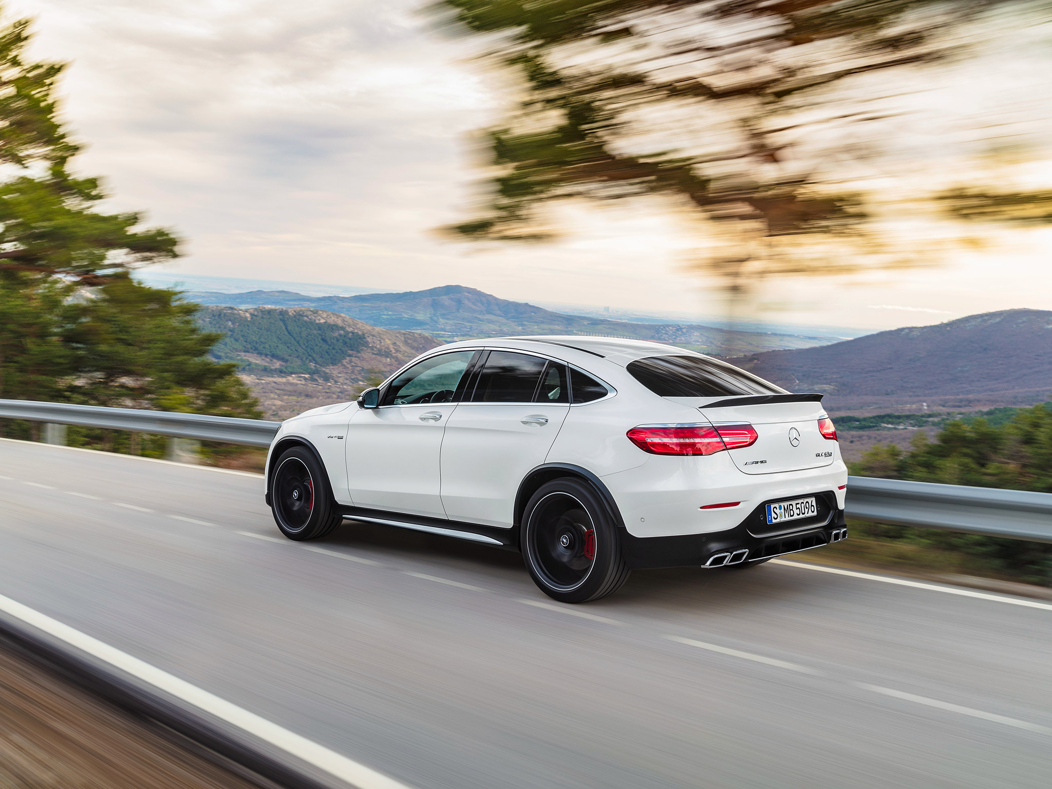  2018 Mercedes-Benz GLC63 S AMG Wallpaper.