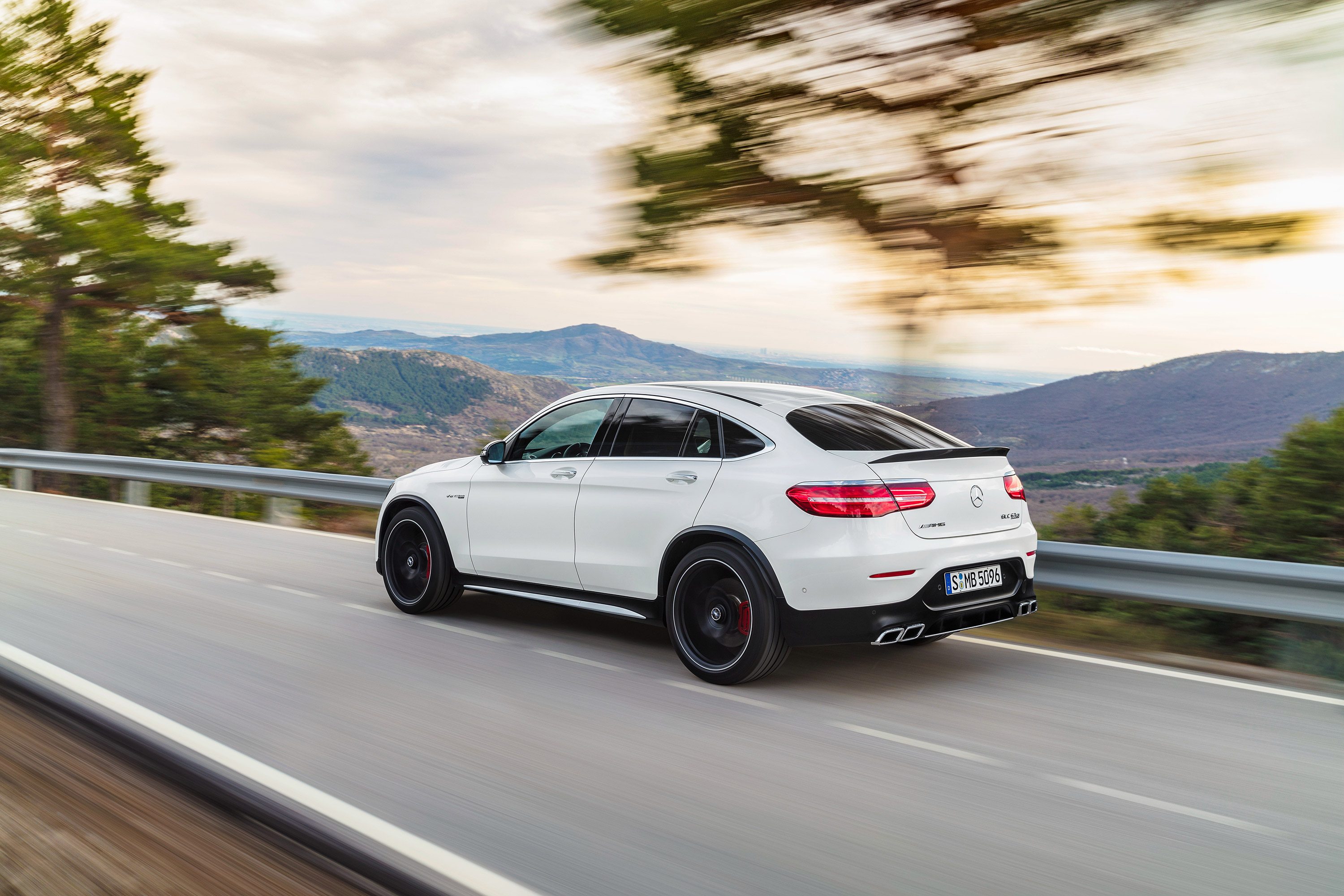  2018 Mercedes-Benz GLC63 S AMG Wallpaper.