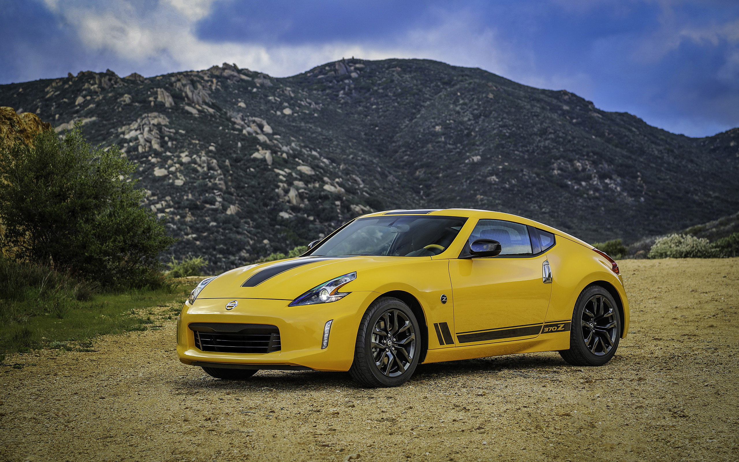  2018 Nissan 370Z Heritage Edition Wallpaper.