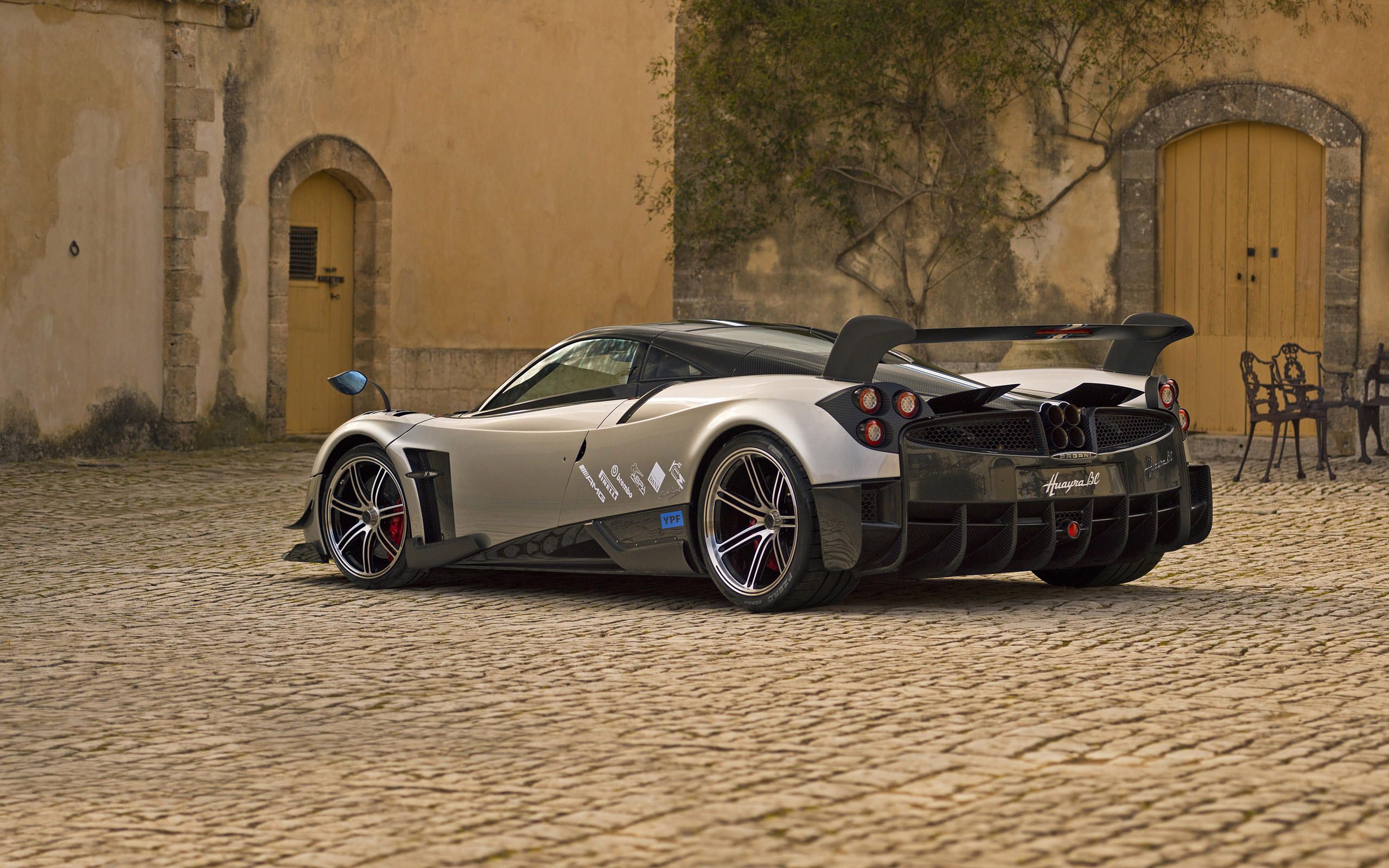  2016 Pagani Huayra BC Wallpaper.