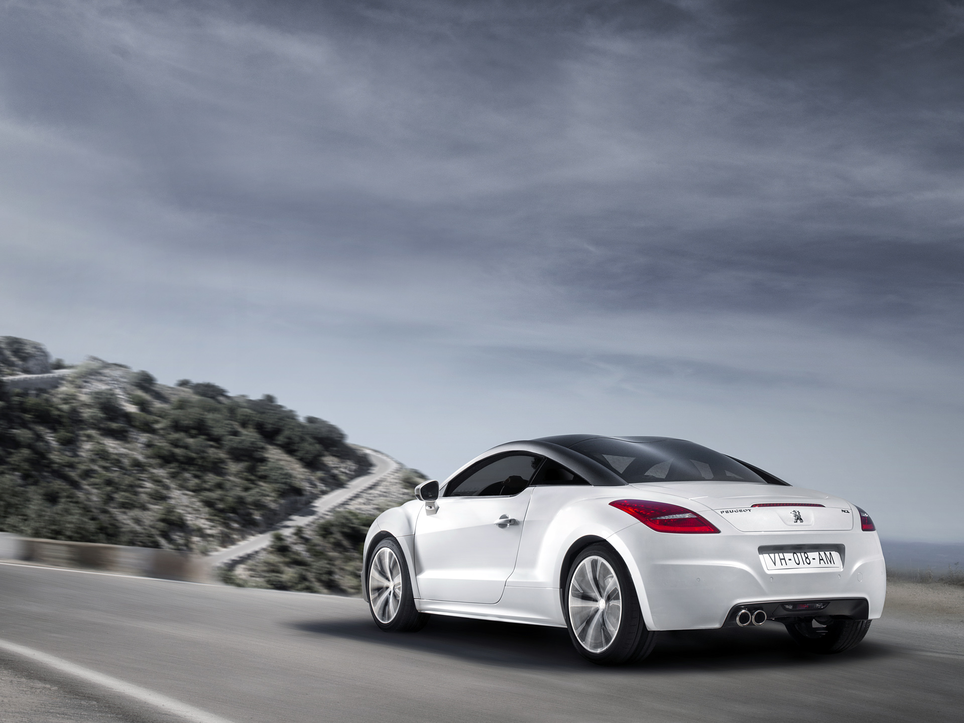  2013 Peugeot RCZ Wallpaper.