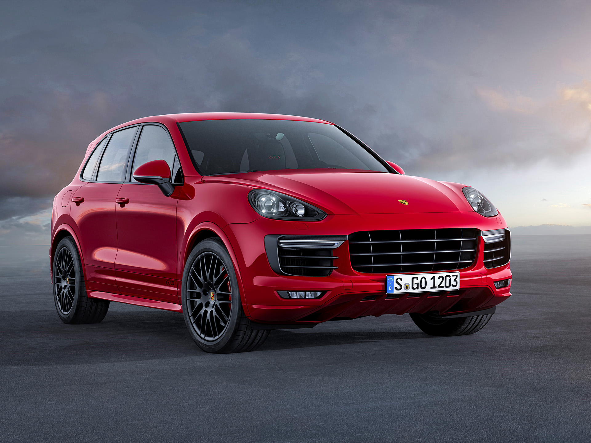  2015 Porsche Cayenne GTS Wallpaper.