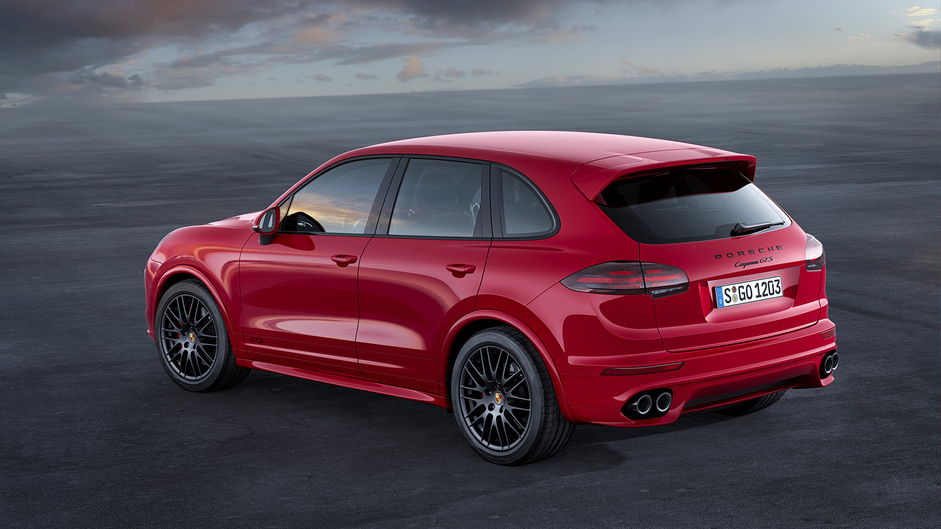  2015 Porsche Cayenne GTS Wallpaper.