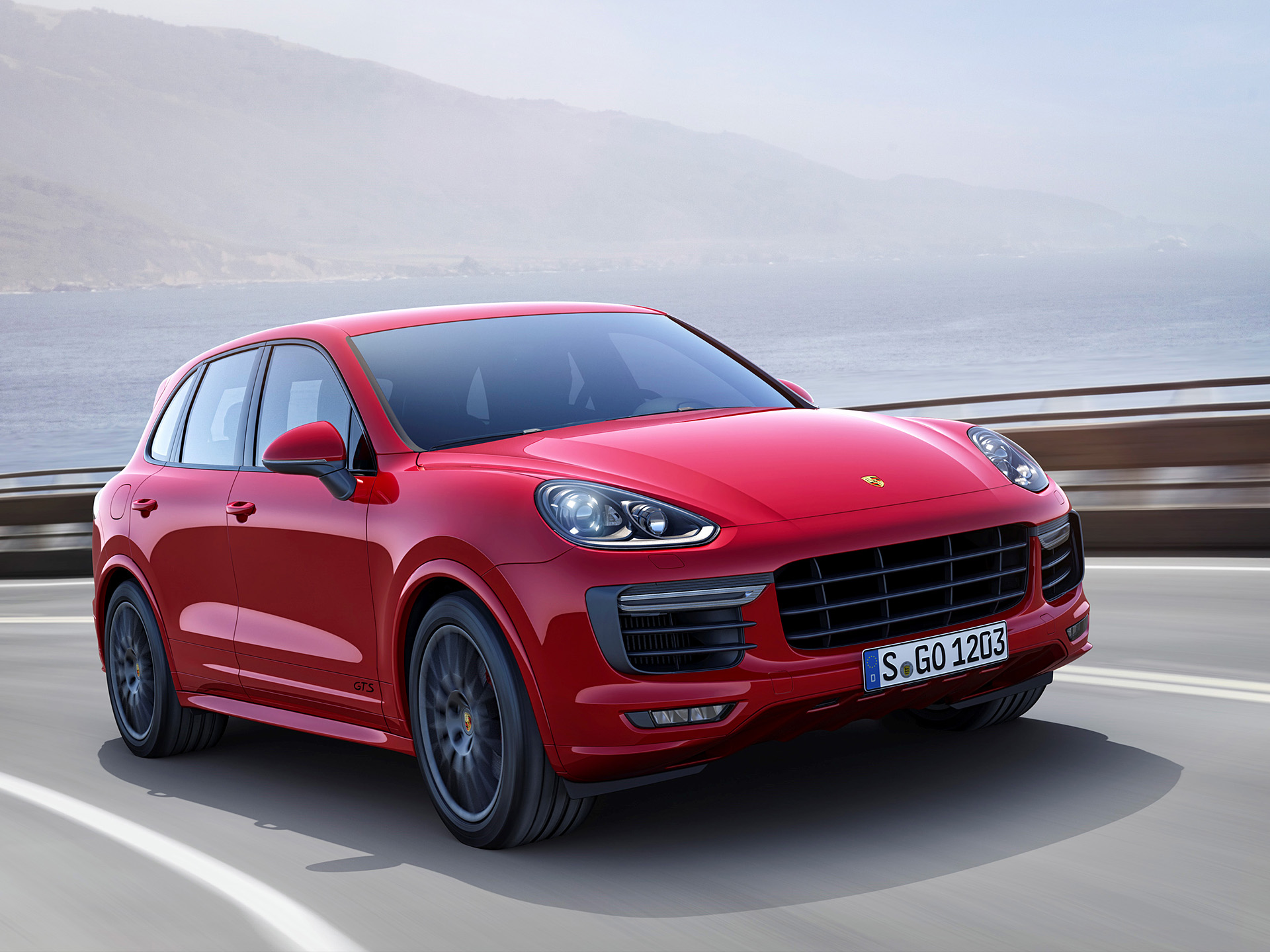  2015 Porsche Cayenne GTS Wallpaper.