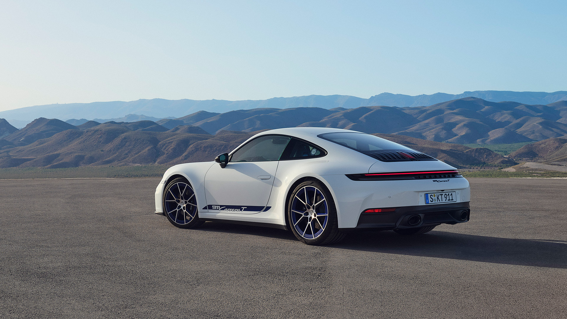  2025 Porsche 911 Carrera T Wallpaper.