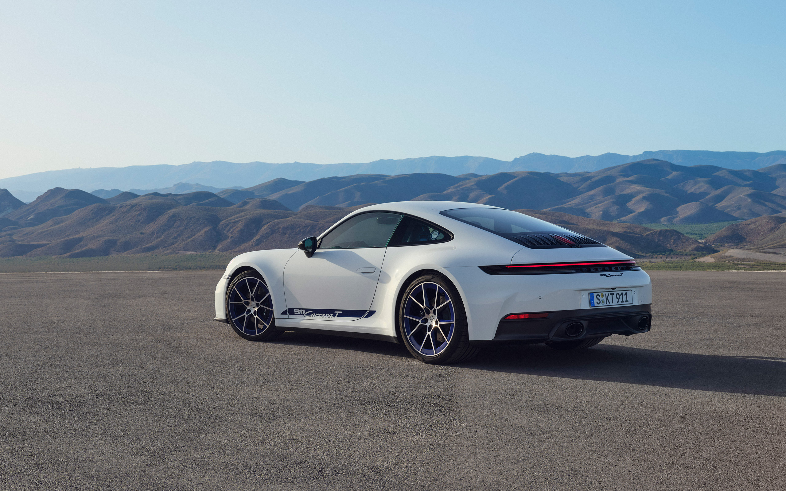  2025 Porsche 911 Carrera T Wallpaper.