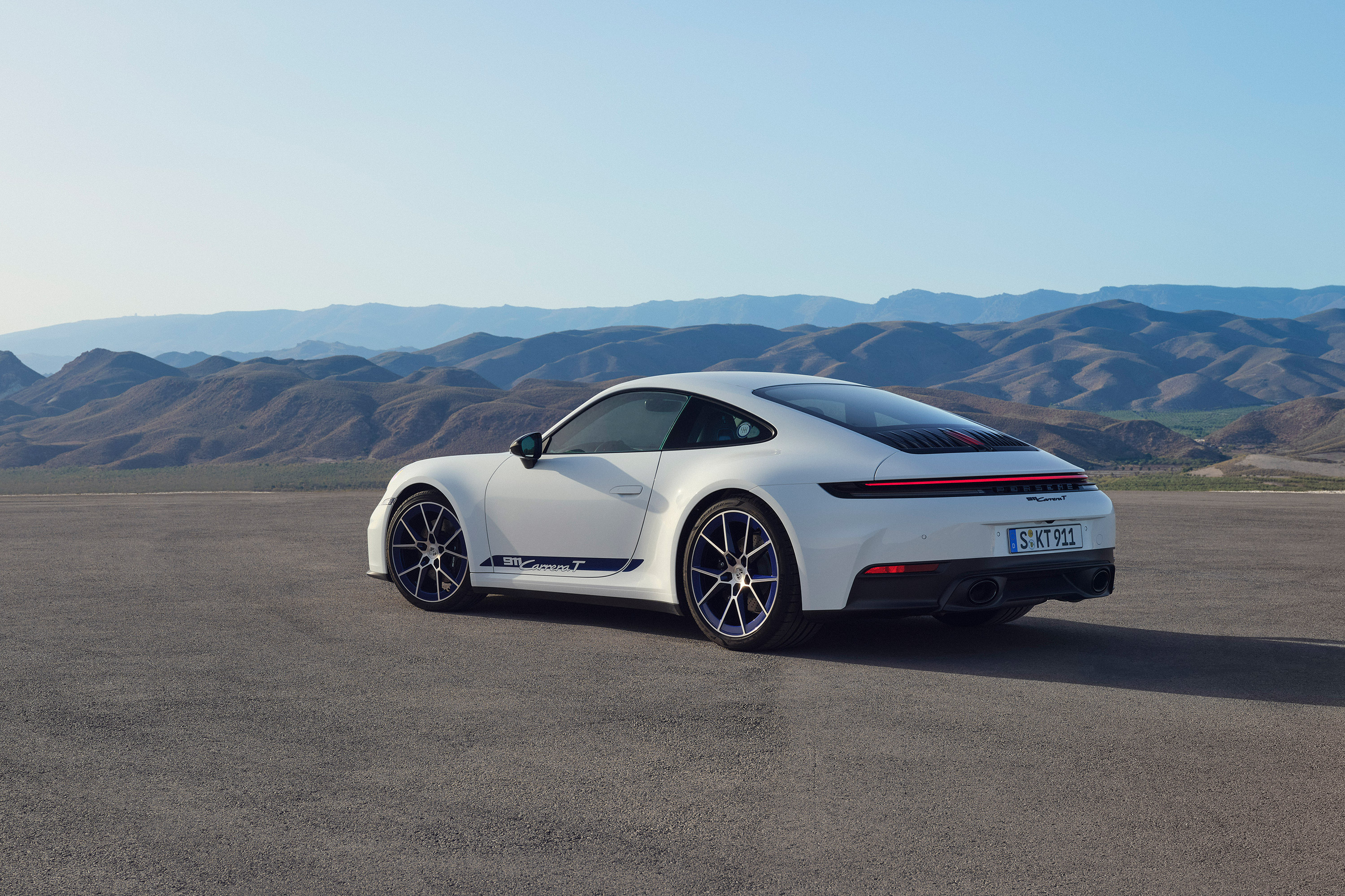  2025 Porsche 911 Carrera T Wallpaper.