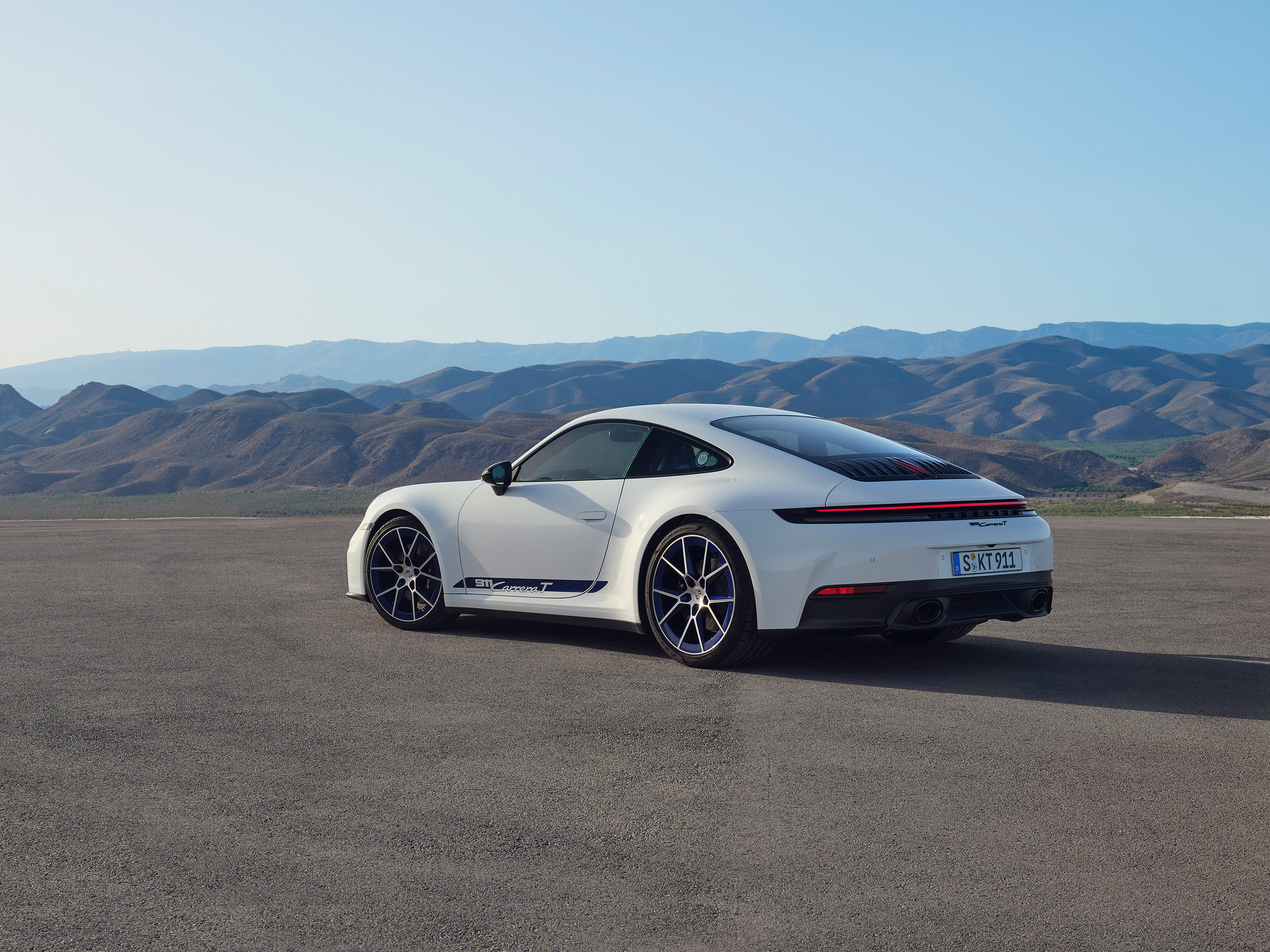  2025 Porsche 911 Carrera T Wallpaper.