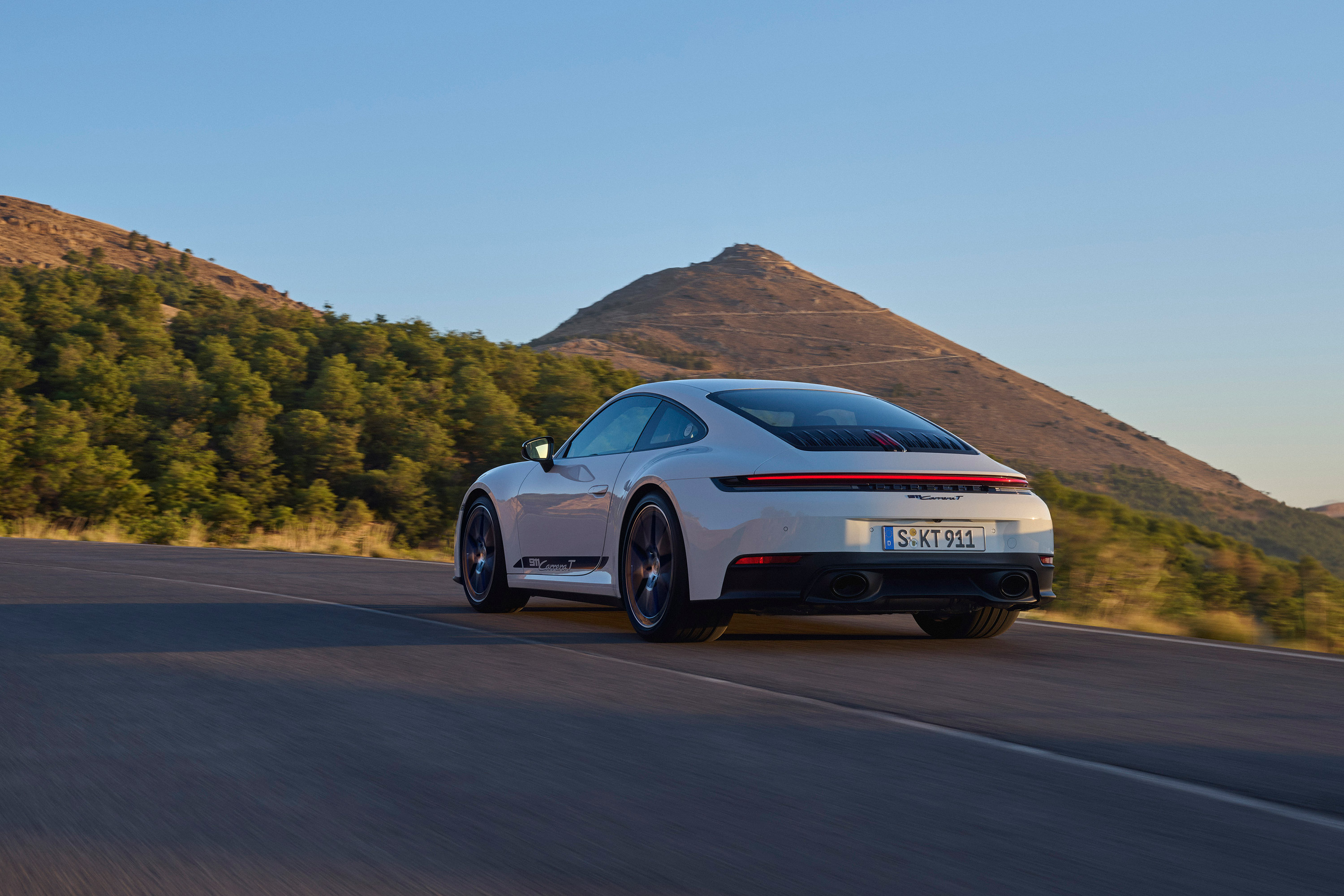  2025 Porsche 911 Carrera T Wallpaper.