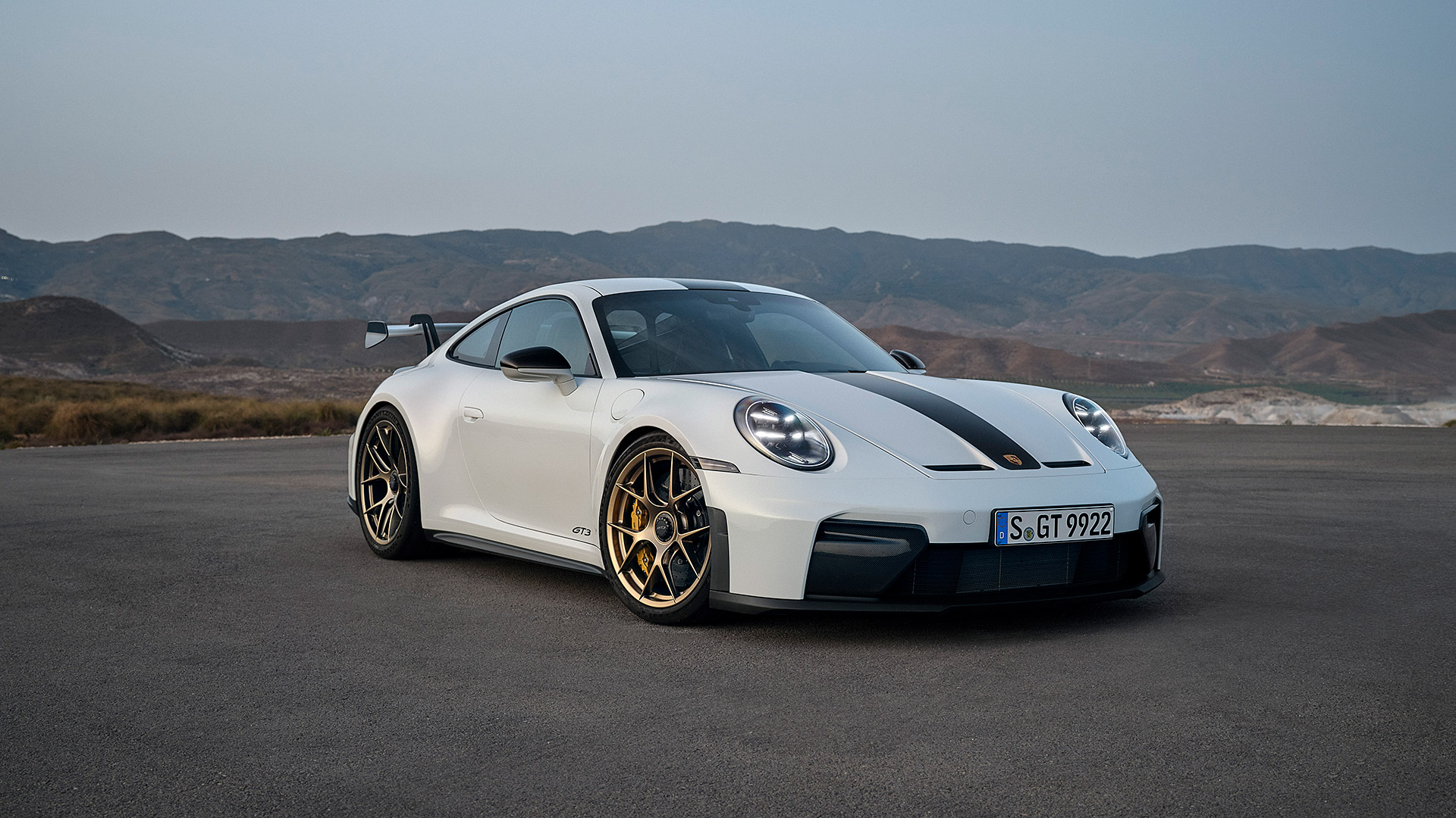  2025 Porsche 911 GT3 Wallpaper.