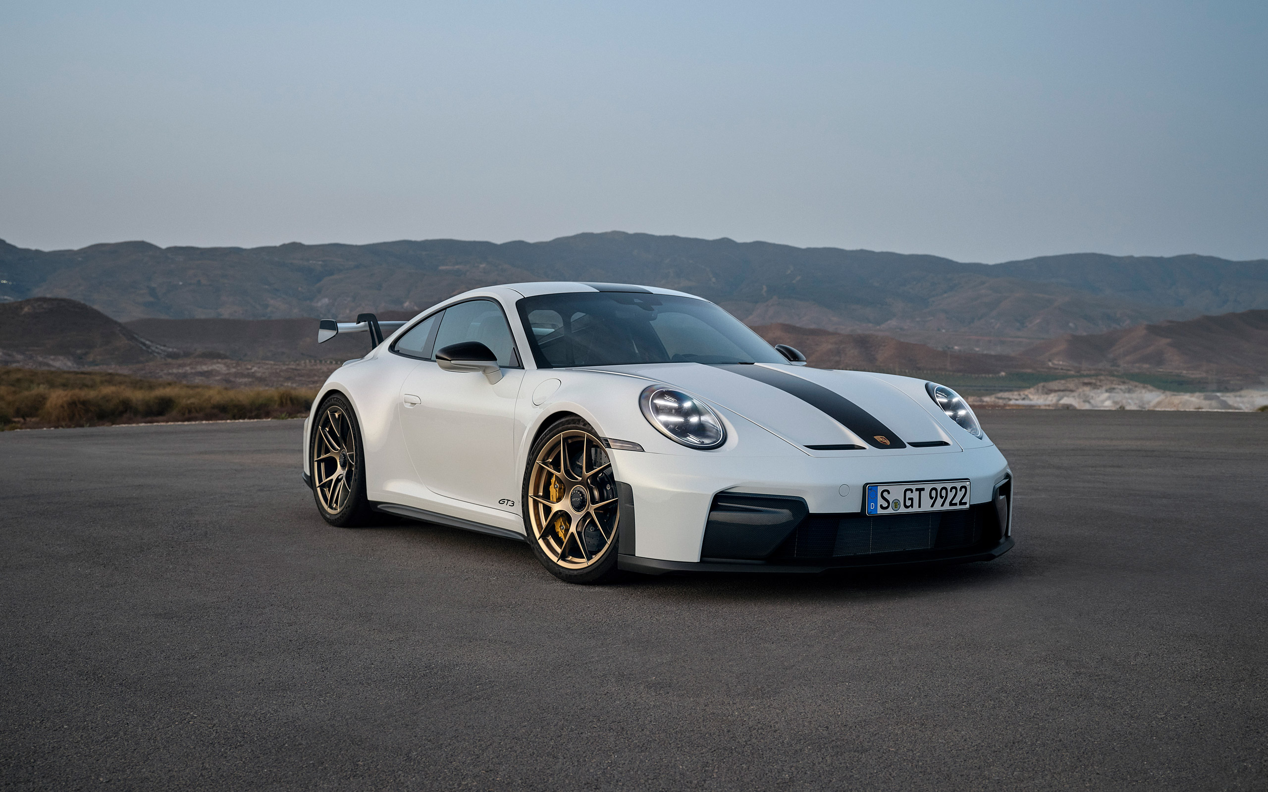  2025 Porsche 911 GT3 Wallpaper.